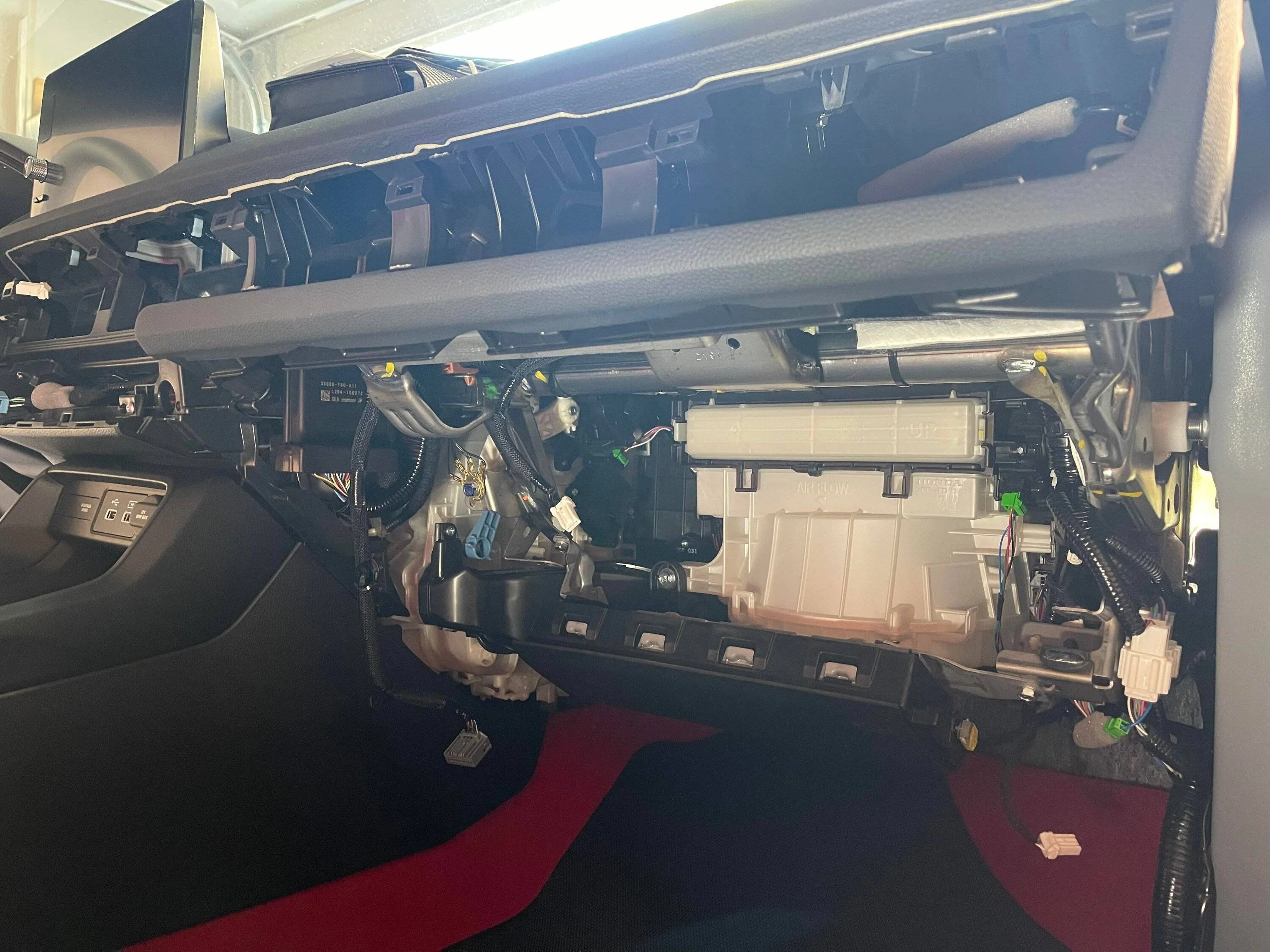 11th Gen Honda Civic JDM Honda Access Interior LED Door Lights and Center Console Lights installed. FL5 Honda Access LED install 1