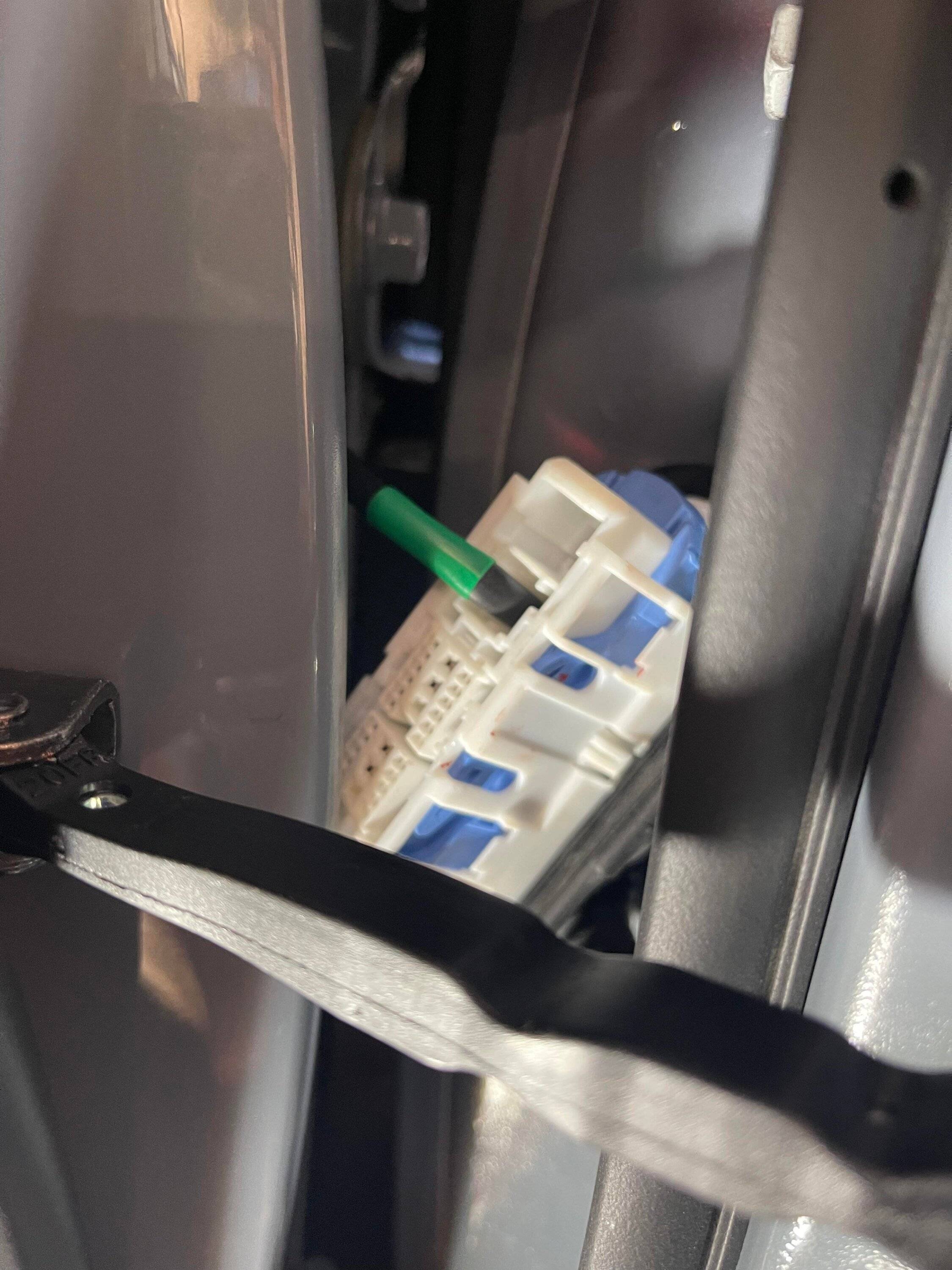 11th Gen Honda Civic JDM Honda Access Interior LED Door Lights and Center Console Lights installed. FL5 Honda Access LED install 3