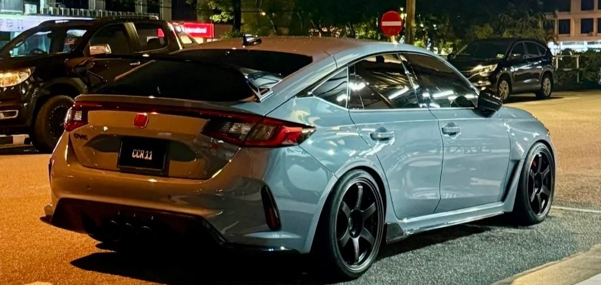 11th Gen Honda Civic Volk Racing TE37 S-Plus 19x9.5 +36 - Black Shadow LTD fl5 poke rear