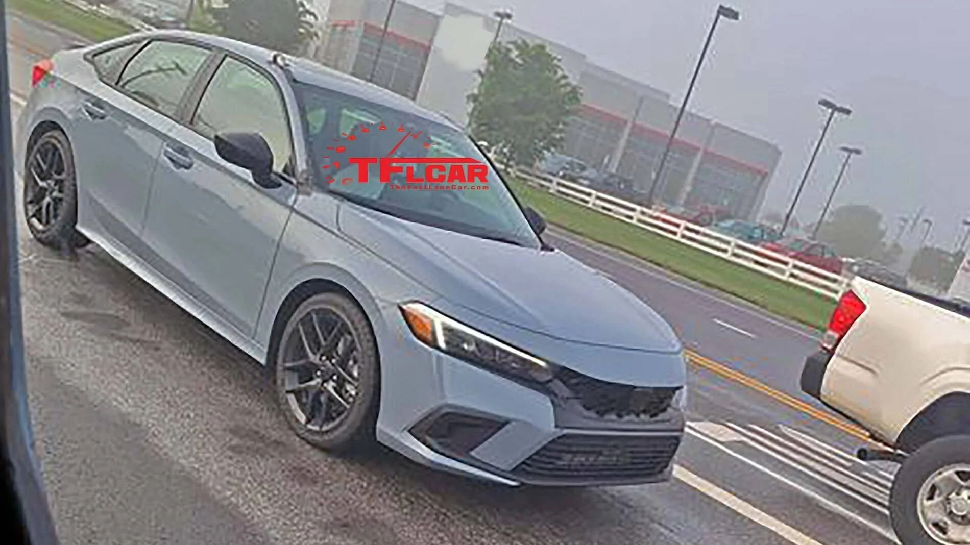 11th Gen Honda Civic 2022 Civic Si Test Mules Spotted Testing With Current Si Sedan Honda-Civic-Si-three-quarter