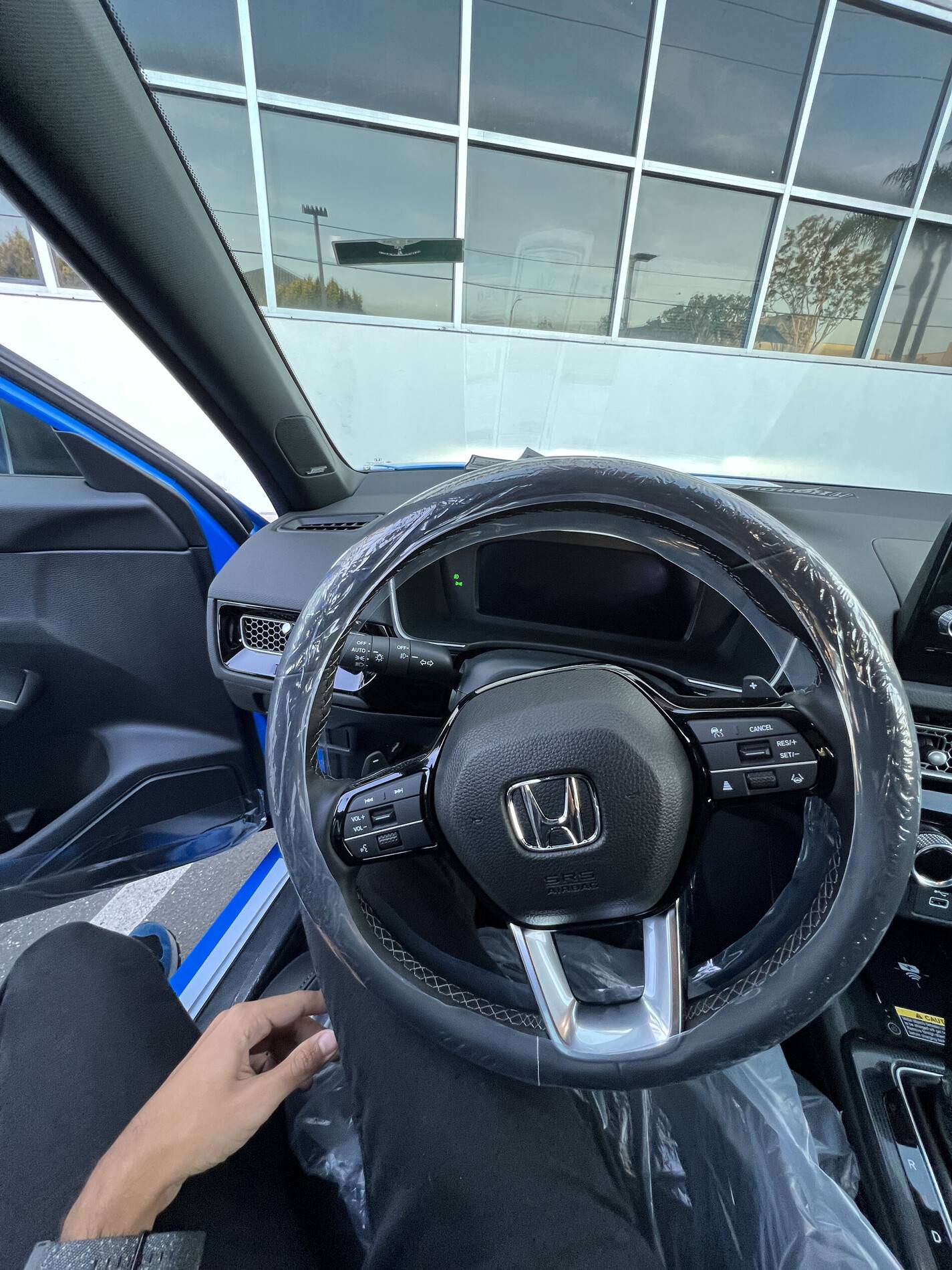 11th Gen Honda Civic $15k price markup on 2022 Civic Hatchback Sport Touring! IMG-8837