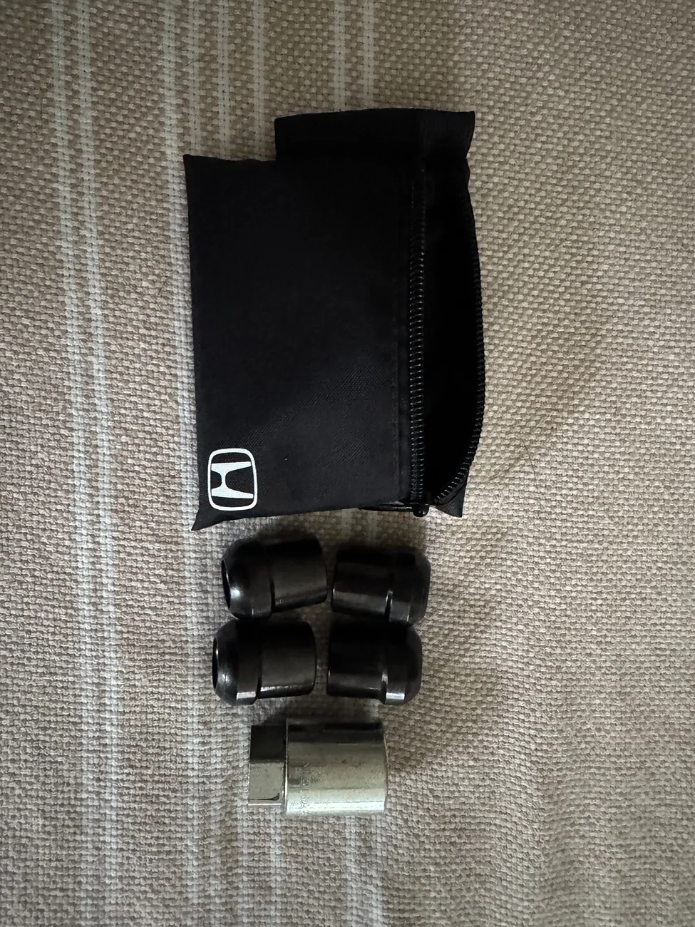 11th Gen Honda Civic OEM Wheel Locks IMG_0139
