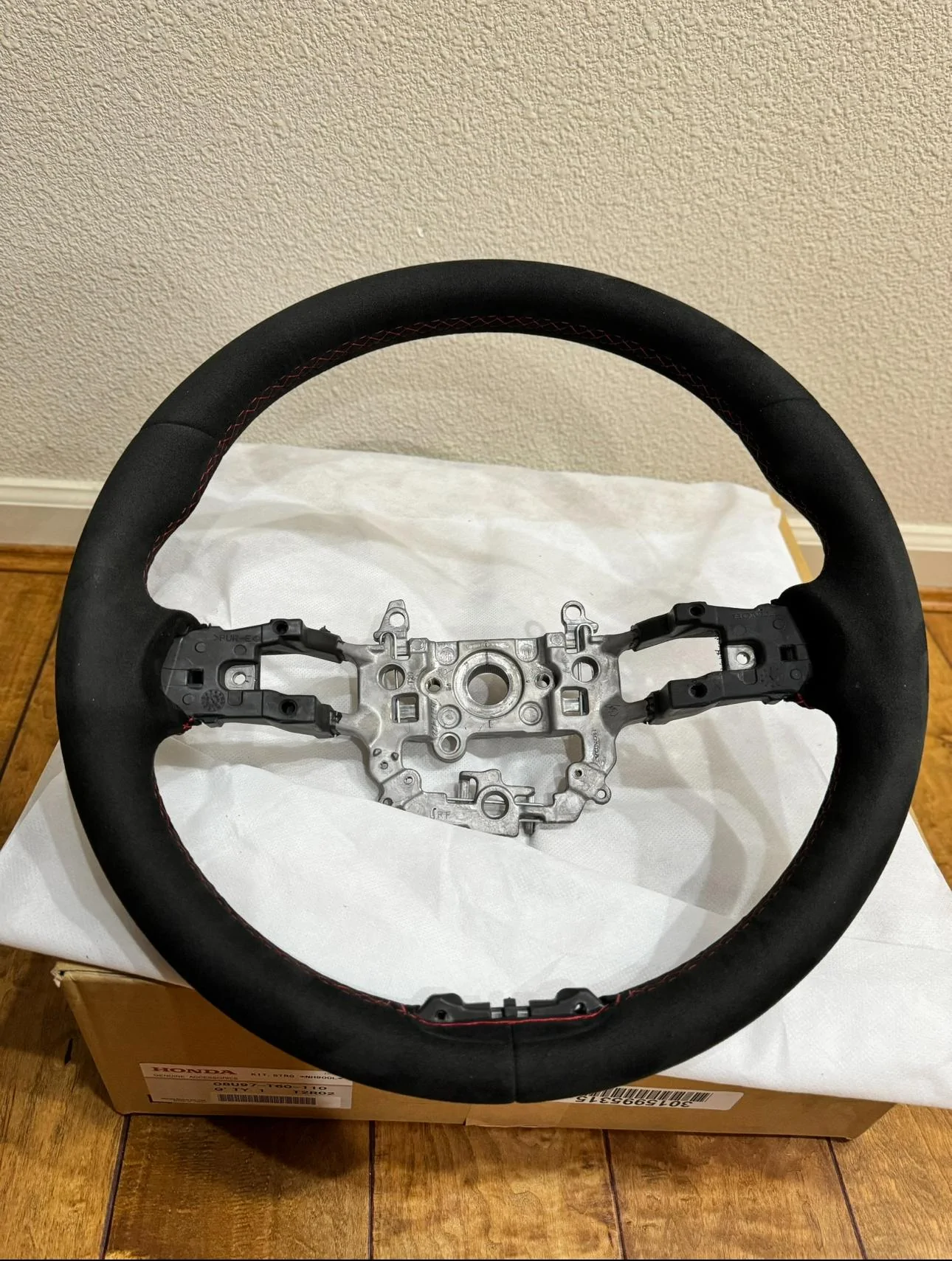 11th Gen Honda Civic FL5 Alcantara Wheel plus Overland boot with trim piece IMG_0366