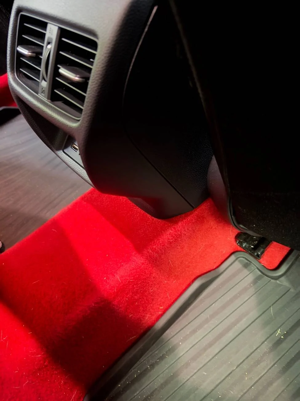 11th Gen Honda Civic Rear vents/USB port mod IMG_0372