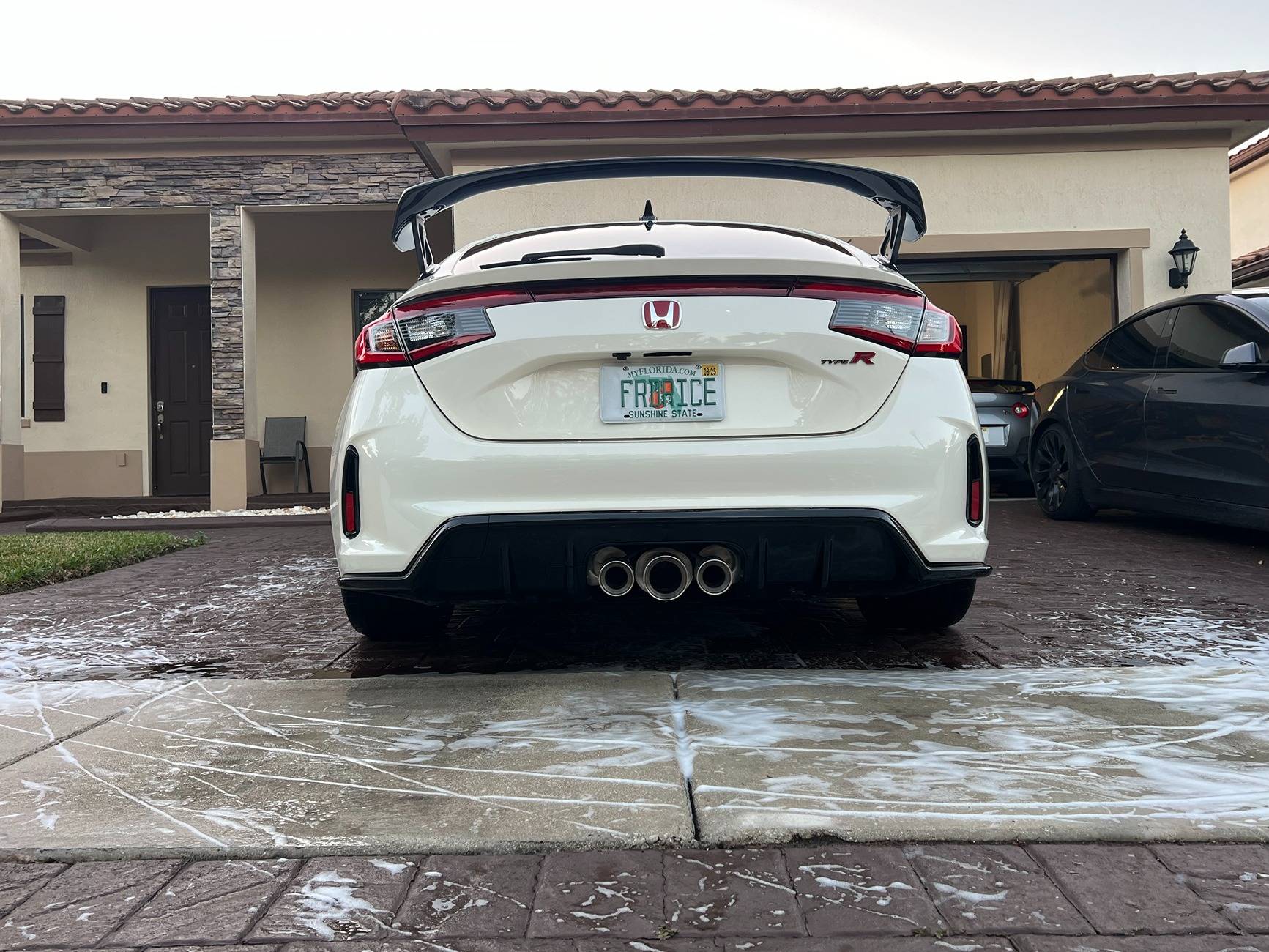 11th Gen Honda Civic FL5 Vanity Plate Hall of Fame IMG_0428