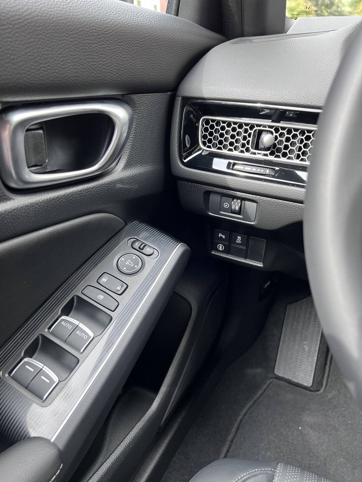 11th Gen Honda Civic 2022 Civic Hatchback Buying / Leasing Tips, Details, & Photos! (Sport Touring in Sonic Gray Pearl) IMG_0472