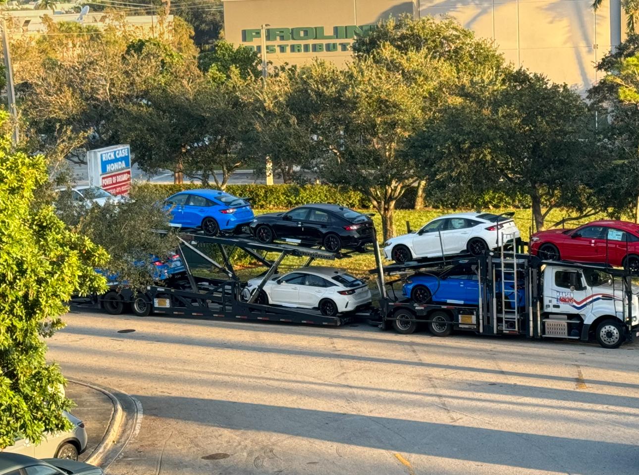 11th Gen Honda Civic Post your FL5 Civic Type R delivery pics! 🙌 📸 IMG_0522