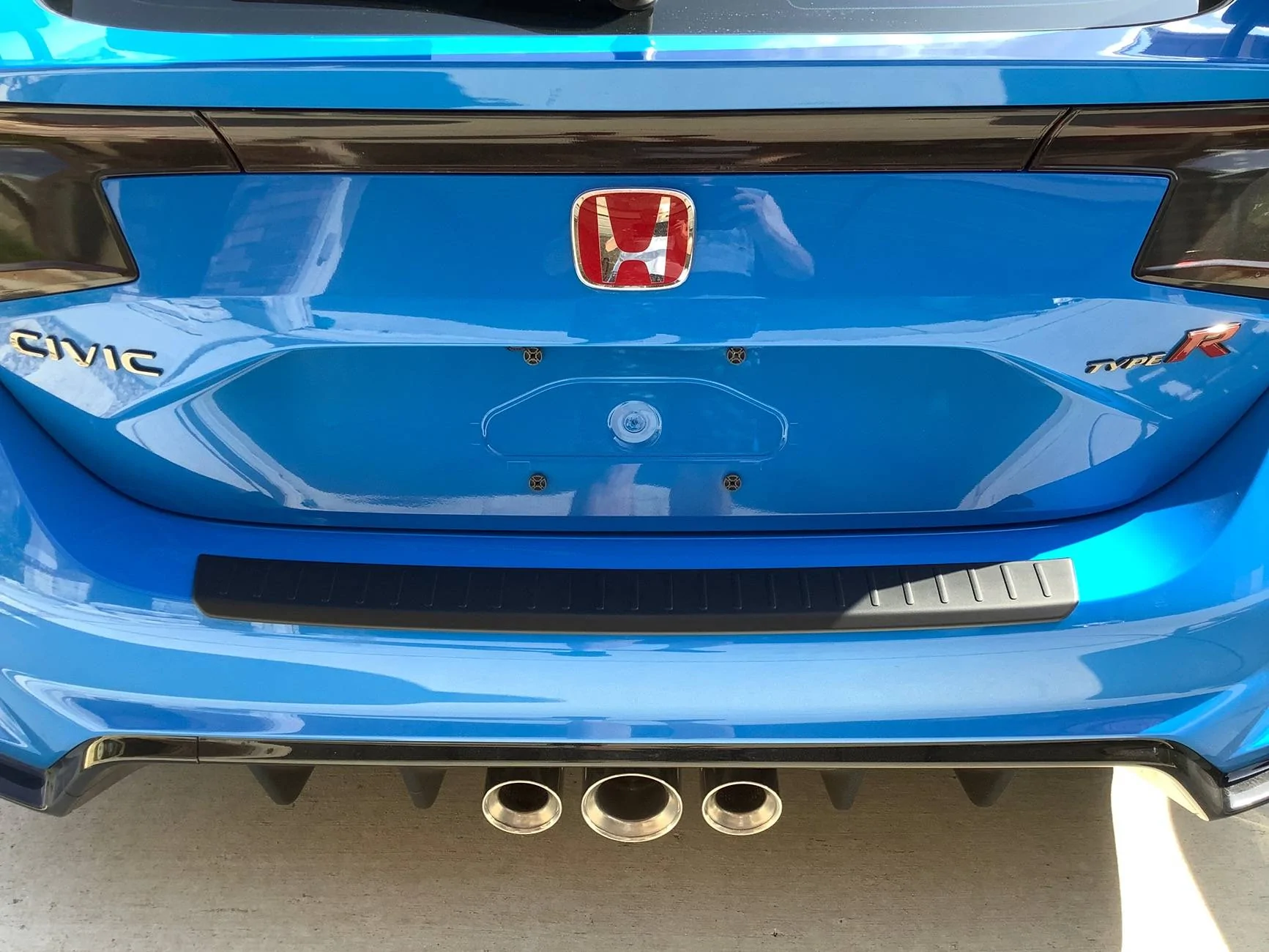 11th Gen Honda Civic Question about the OEM rear bumper protector for the FL5. IMG_0539