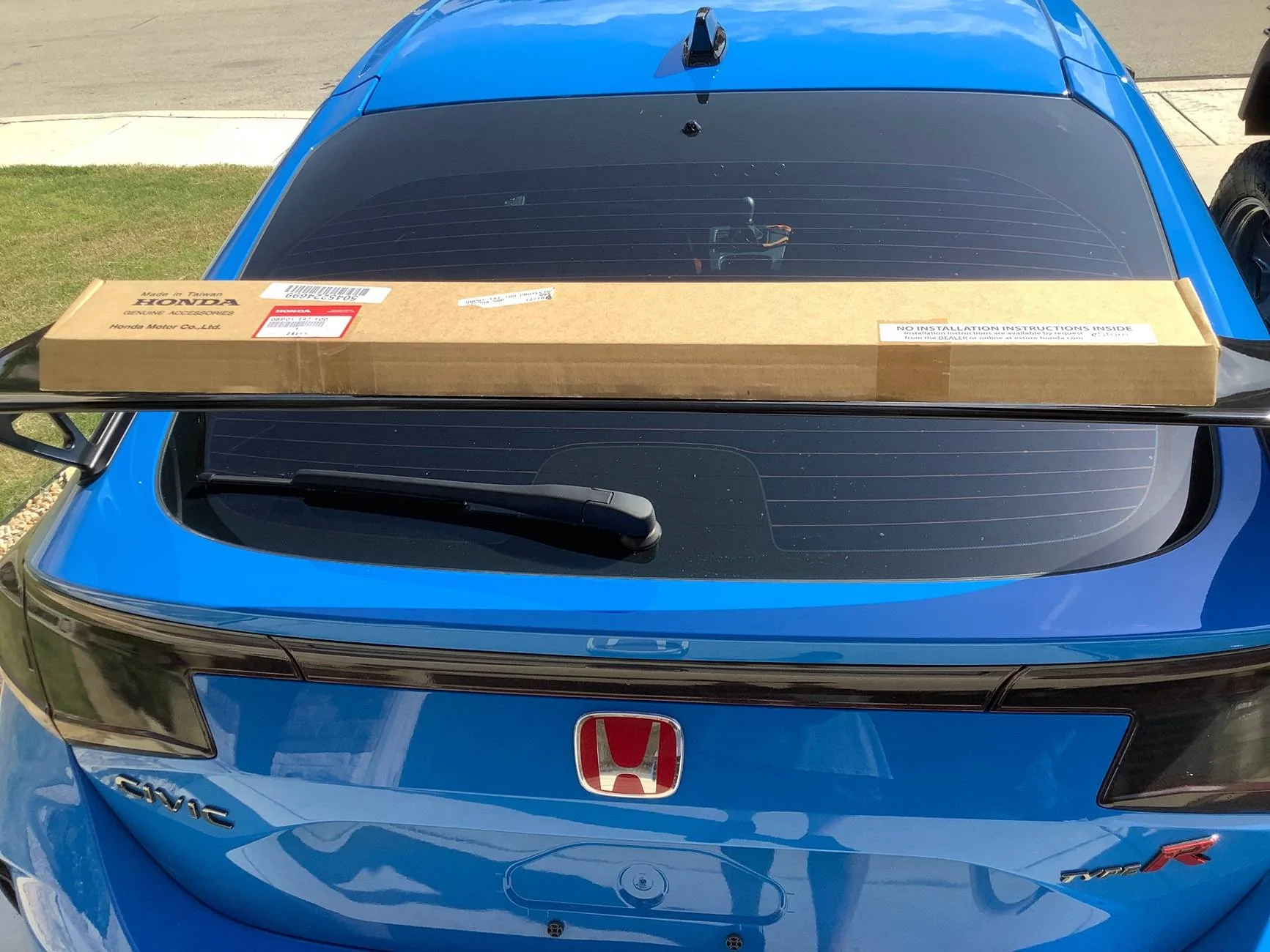 11th Gen Honda Civic Question about the OEM rear bumper protector for the FL5. IMG_0541