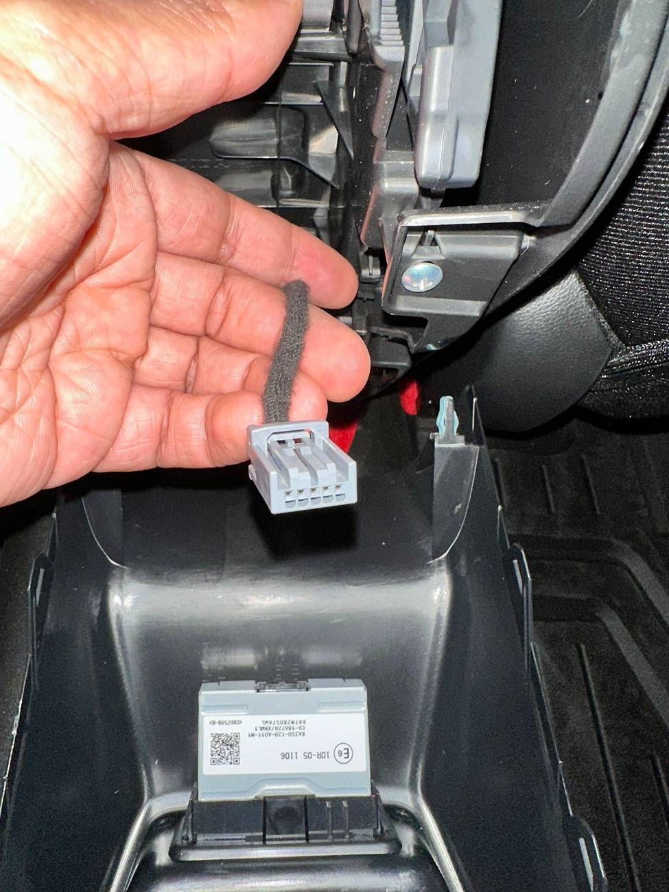 11th Gen Honda Civic Rear vents/USB port mod IMG_0578.JPEG