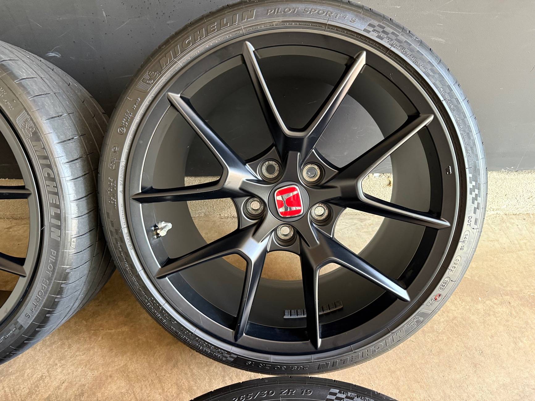 11th Gen Honda Civic OEM Honda Civic Type R FL5 19” Wheels w/ Tires **1 wheel face damage** IMG_1195