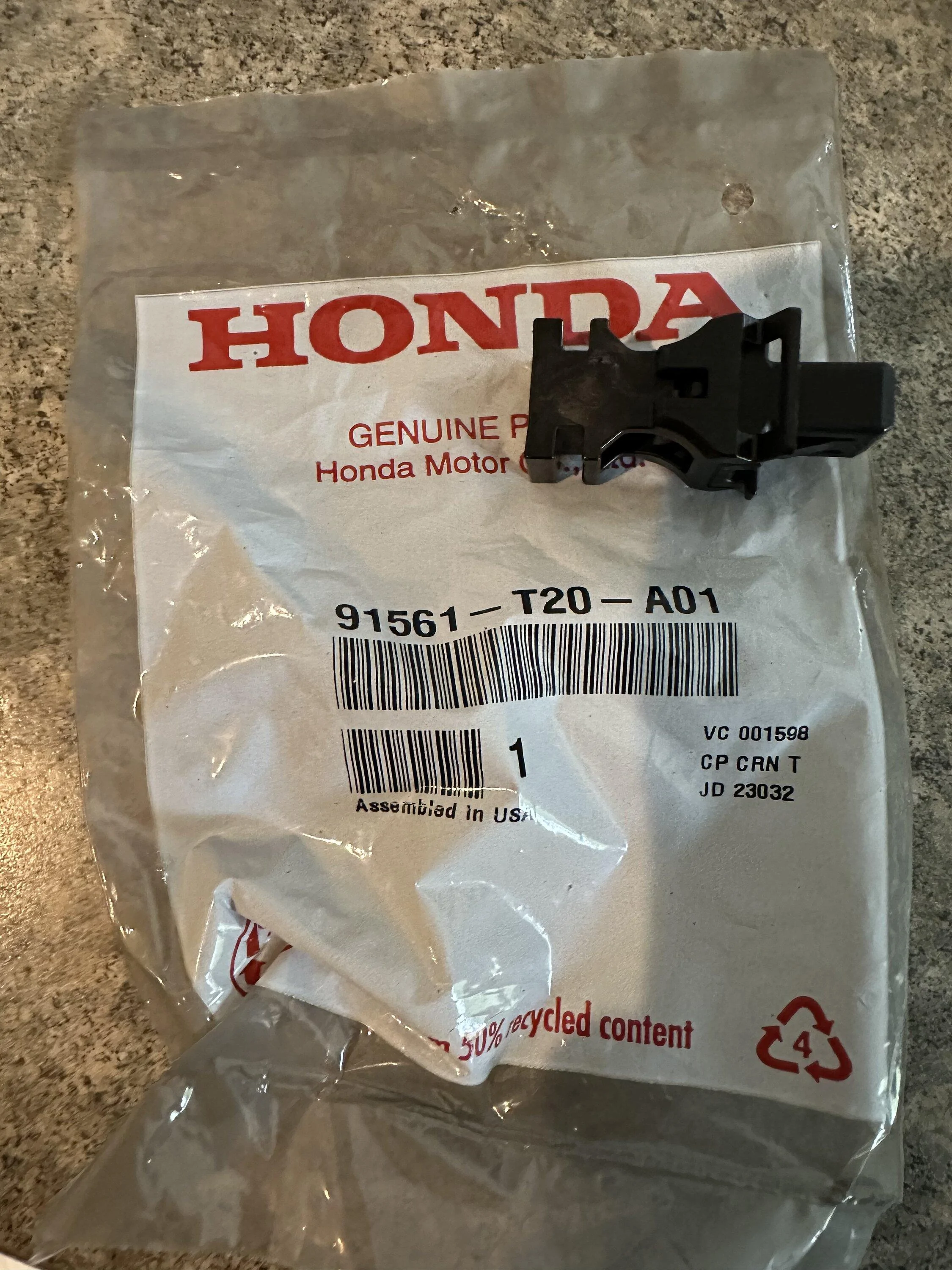 11th Gen Honda Civic A-Pillar clip front driver (routing dash cam wires behind A-Pillar) IMG_1544