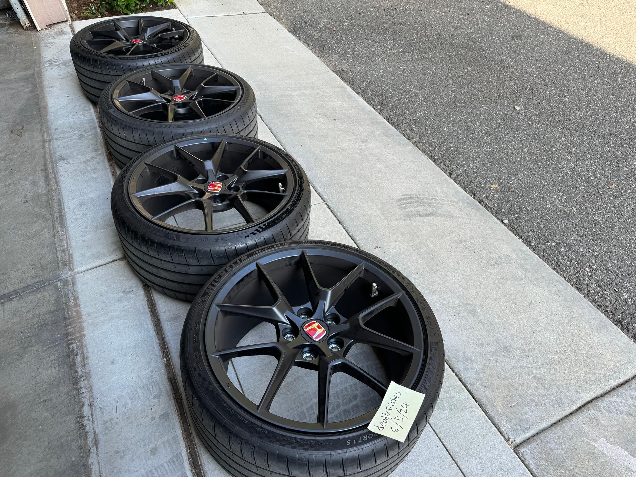 11th Gen Honda Civic (SOLD!) 2024 Type R FL5 OEM Wheel and Tire Set! - Near Mint Condition! IMG_1628