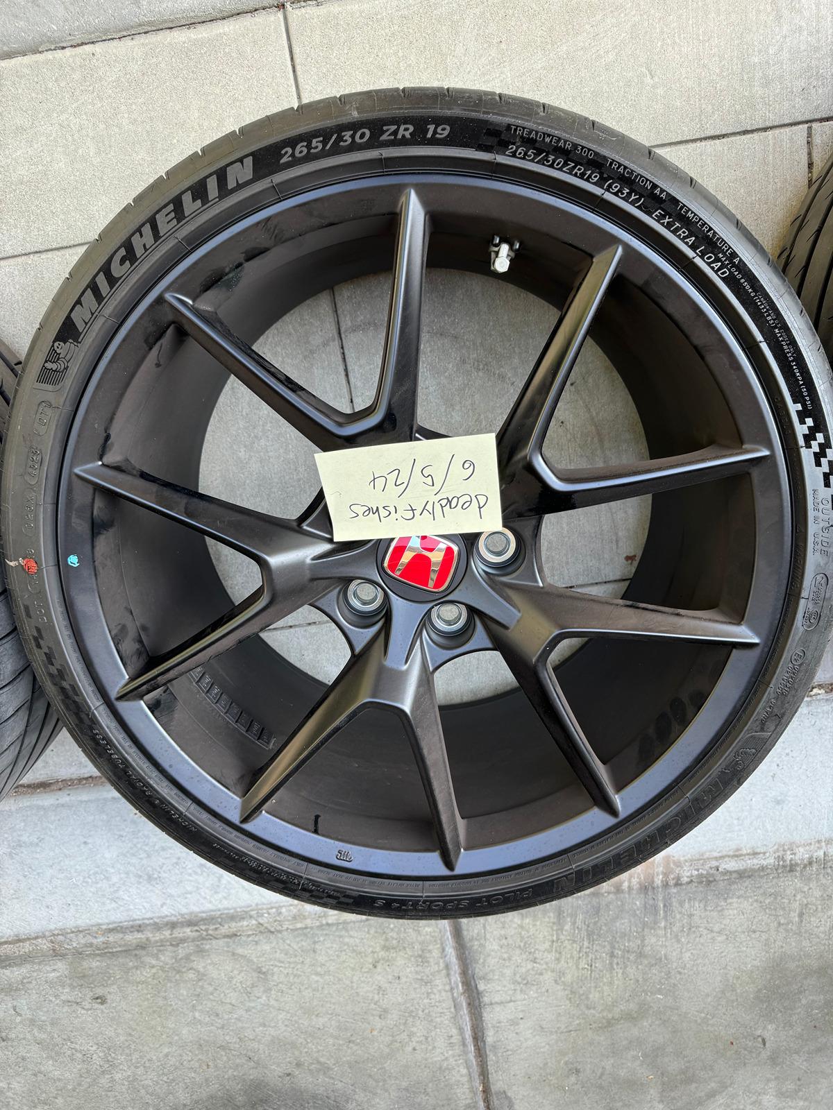 11th Gen Honda Civic 2024 Honda Civic Type R FL5 OEM Wheel and Tire Set (SOLD!) IMG_1630