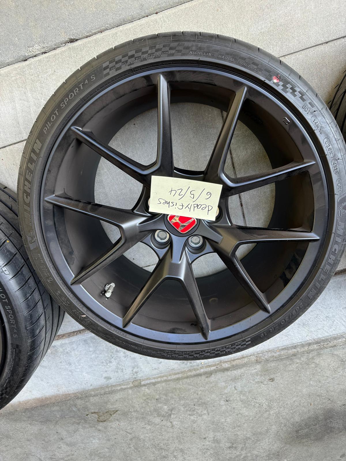 11th Gen Honda Civic 2024 Honda Civic Type R FL5 OEM Wheel and Tire Set (SOLD!) IMG_1631