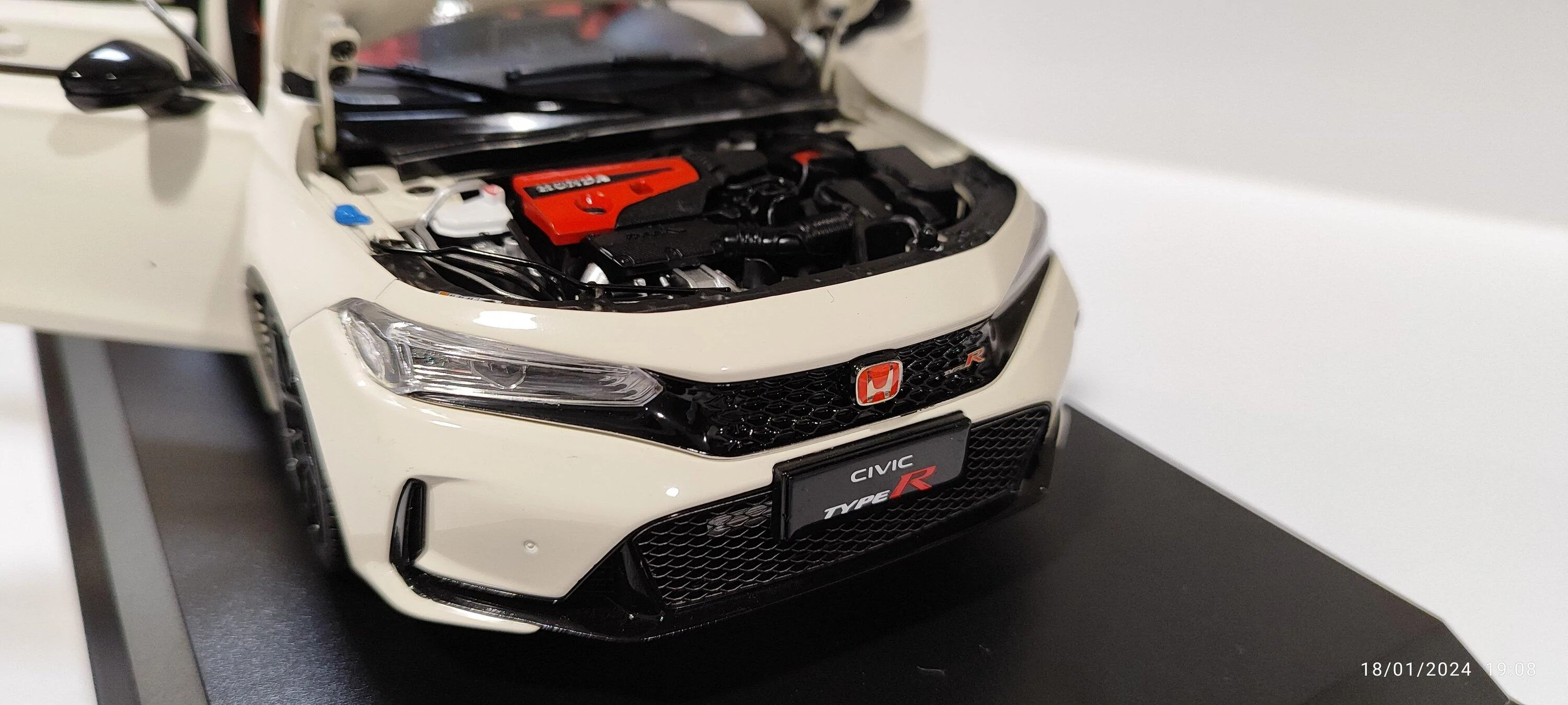 11th Gen Honda Civic Metal Die-Cast Model FL5 1:18 scale IMG_20240118_190759