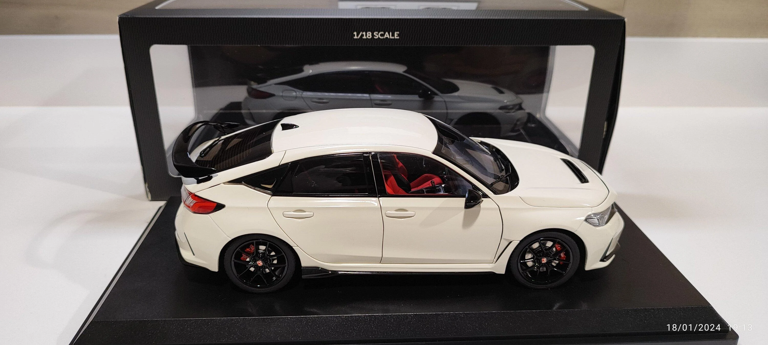 11th Gen Honda Civic Metal Die-Cast Model FL5 1:18 scale IMG_20240118_191324