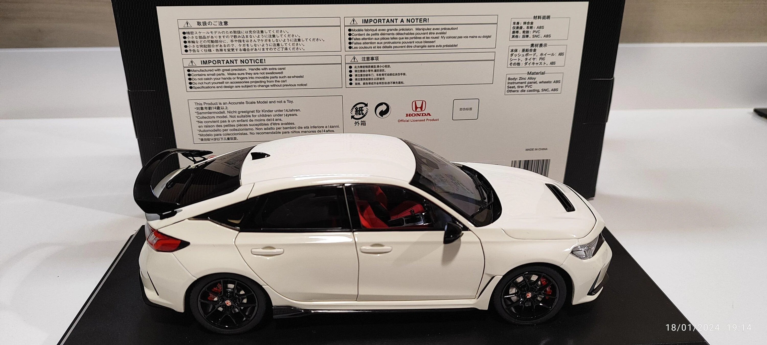 11th Gen Honda Civic Metal Die-Cast Model FL5 1:18 scale IMG_20240118_191419