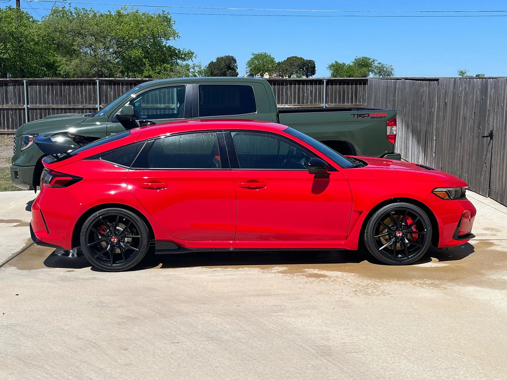 11th Gen Honda Civic Post your FL5 Civic Type R delivery pics! 🙌 📸 IMG_2166