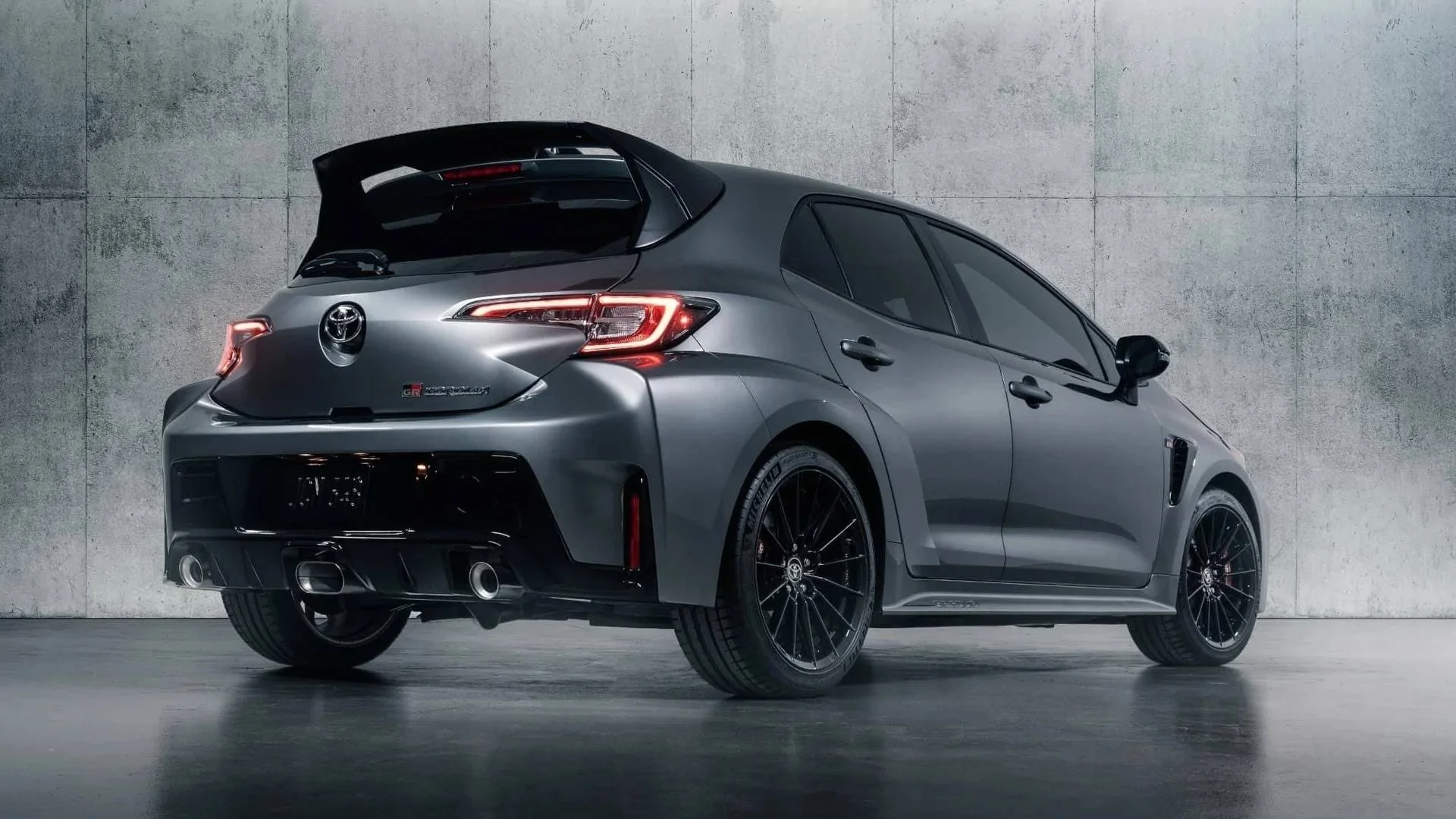 11th Gen Honda Civic ? 2022 Civic Type R Spied Inside & Out (First Interior Shots)! 265/30/19 tires revealed. IMG_2432