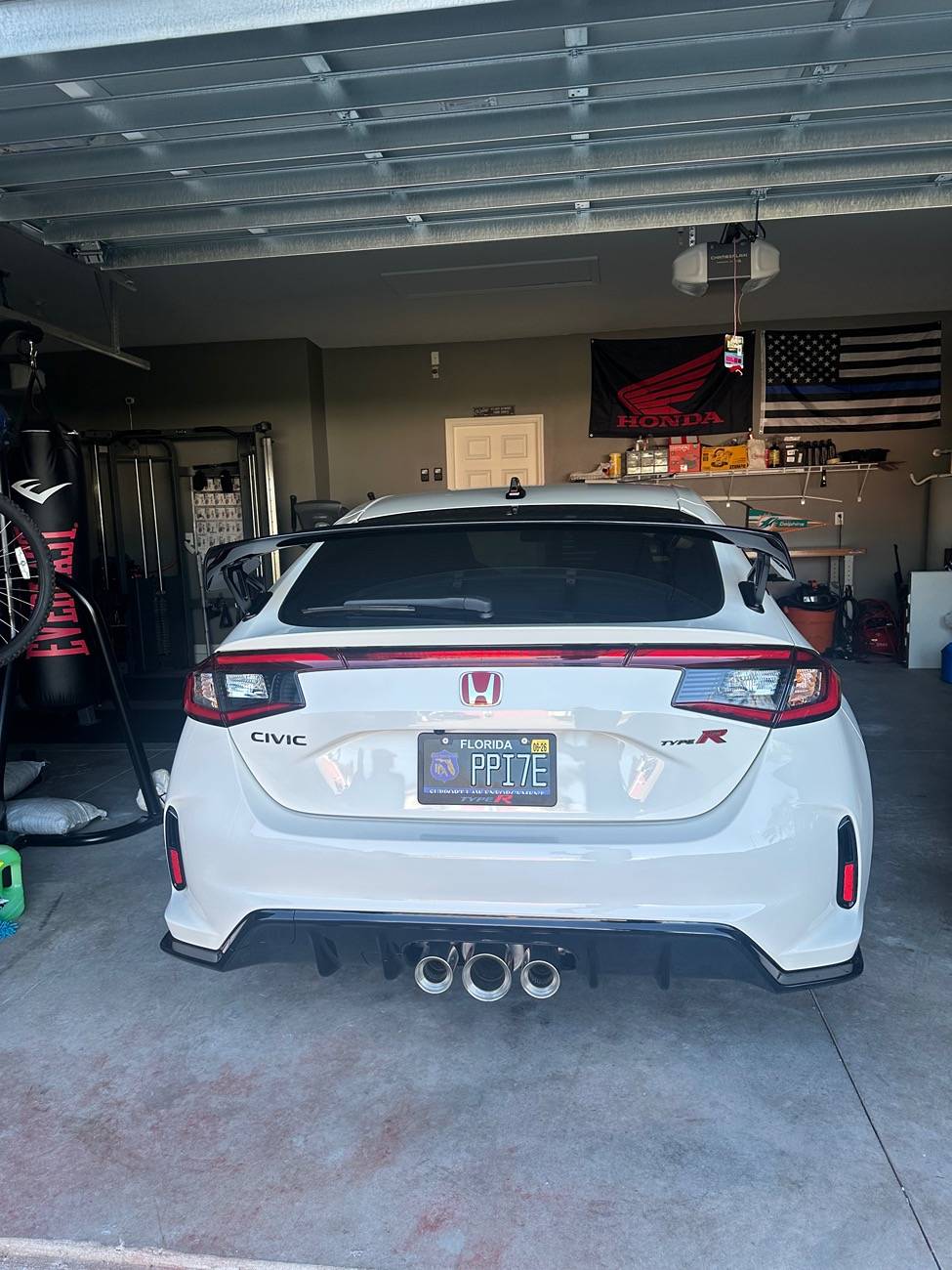 11th Gen Honda Civic Official CHAMPIONSHIP WHITE FL5 Type R Photos Thread IMG_2526