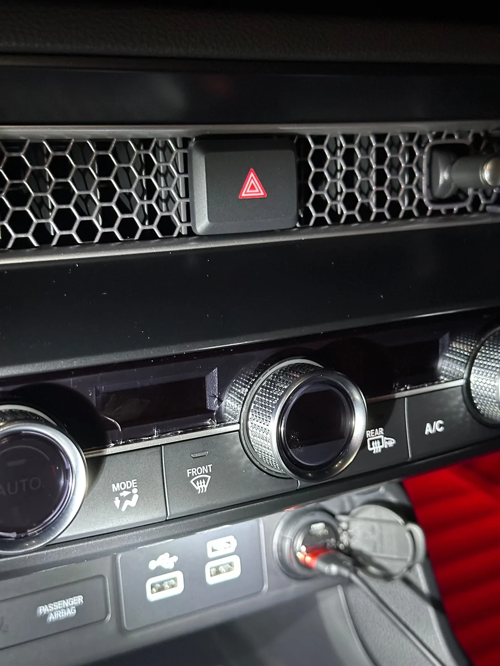 11th Gen Honda Civic AC screen problem IMG_2624