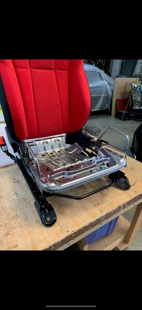 11th Gen Honda Civic Large Guy, Sore Thighs: Regarding the stock seats on the Type R IMG_2725.jpg