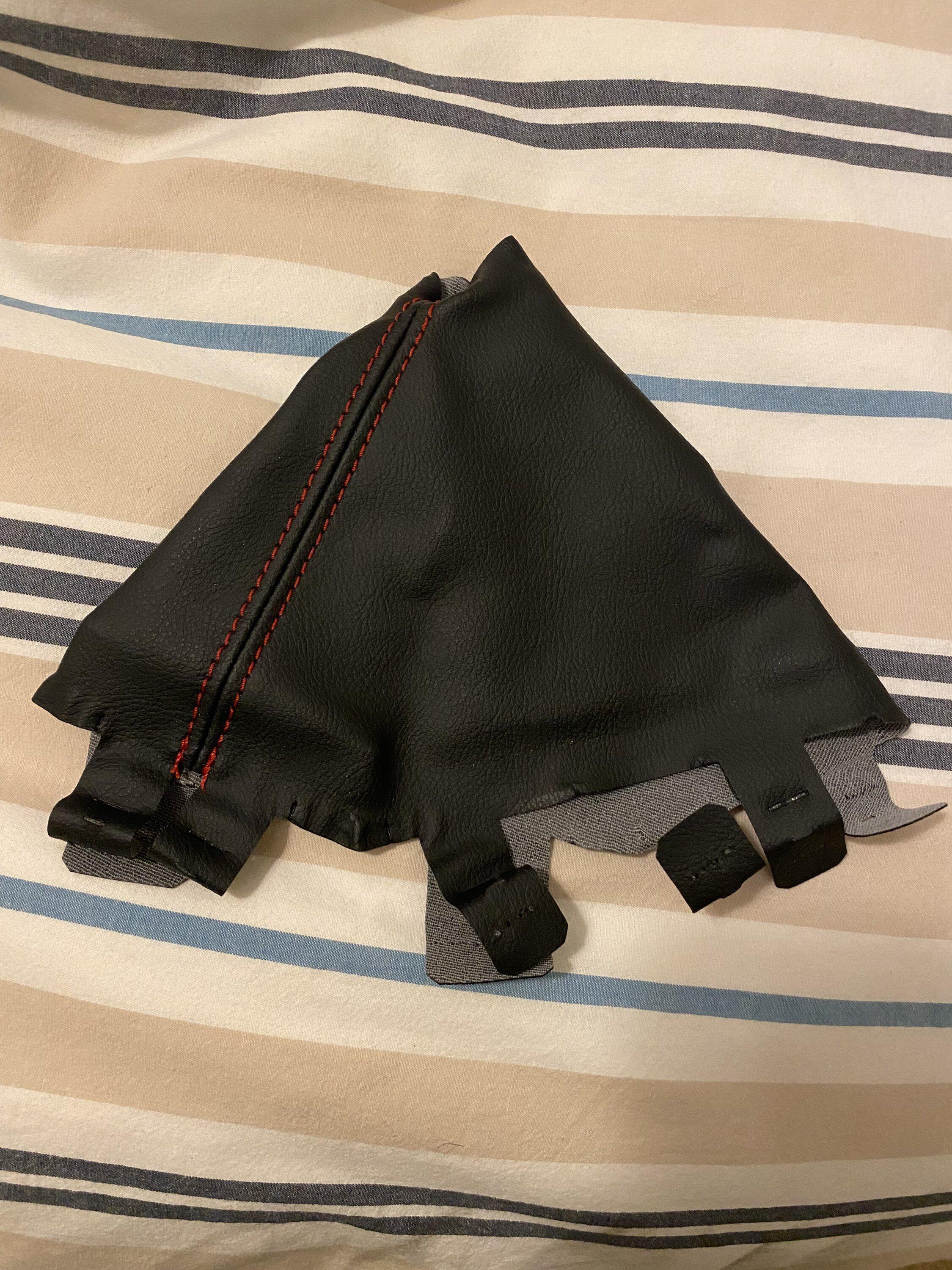 11th Gen Honda Civic FS: Stock Steering wheel / shift boot IMG_2868