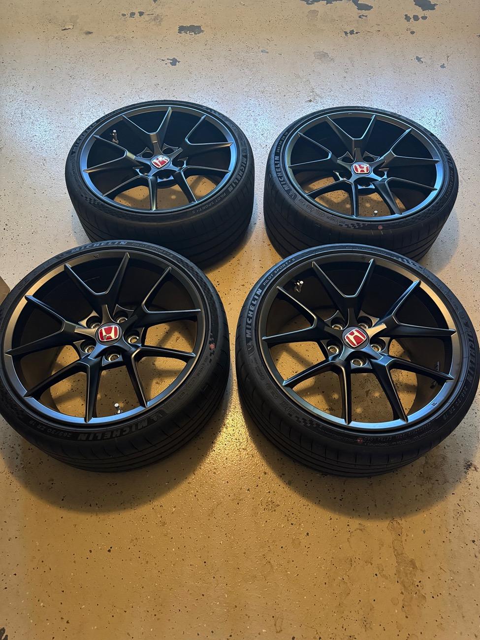 11th Gen Honda Civic OEM FL5 Wheels & Tires with 500 miles on them IMG_2890