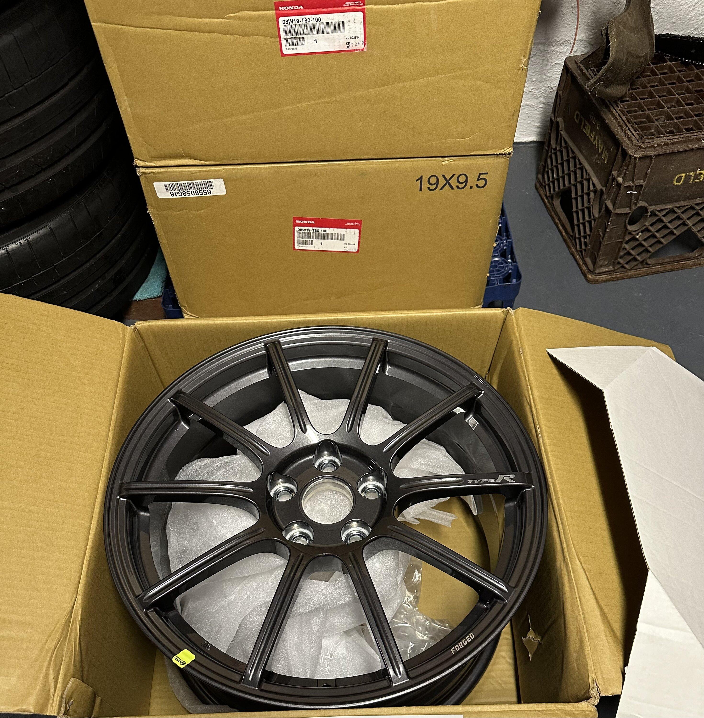 11th Gen Honda Civic WTB - OEM Forged Accessory Wheels IMG_3301