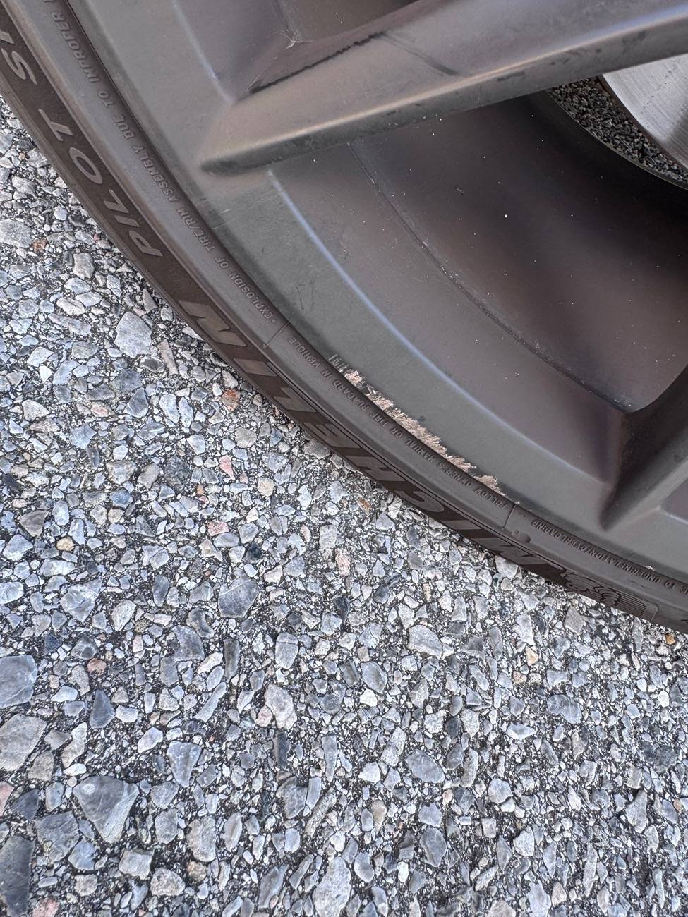 11th Gen Honda Civic 2024 Civic Type R FL5, 15725 mi, adult owned IMG_3313