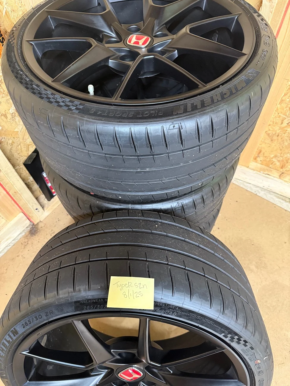 11th Gen Honda Civic OEM FL5 Type R Wheels and Tires (ESSENTIALLY NEW) - $2000 IMG_3570