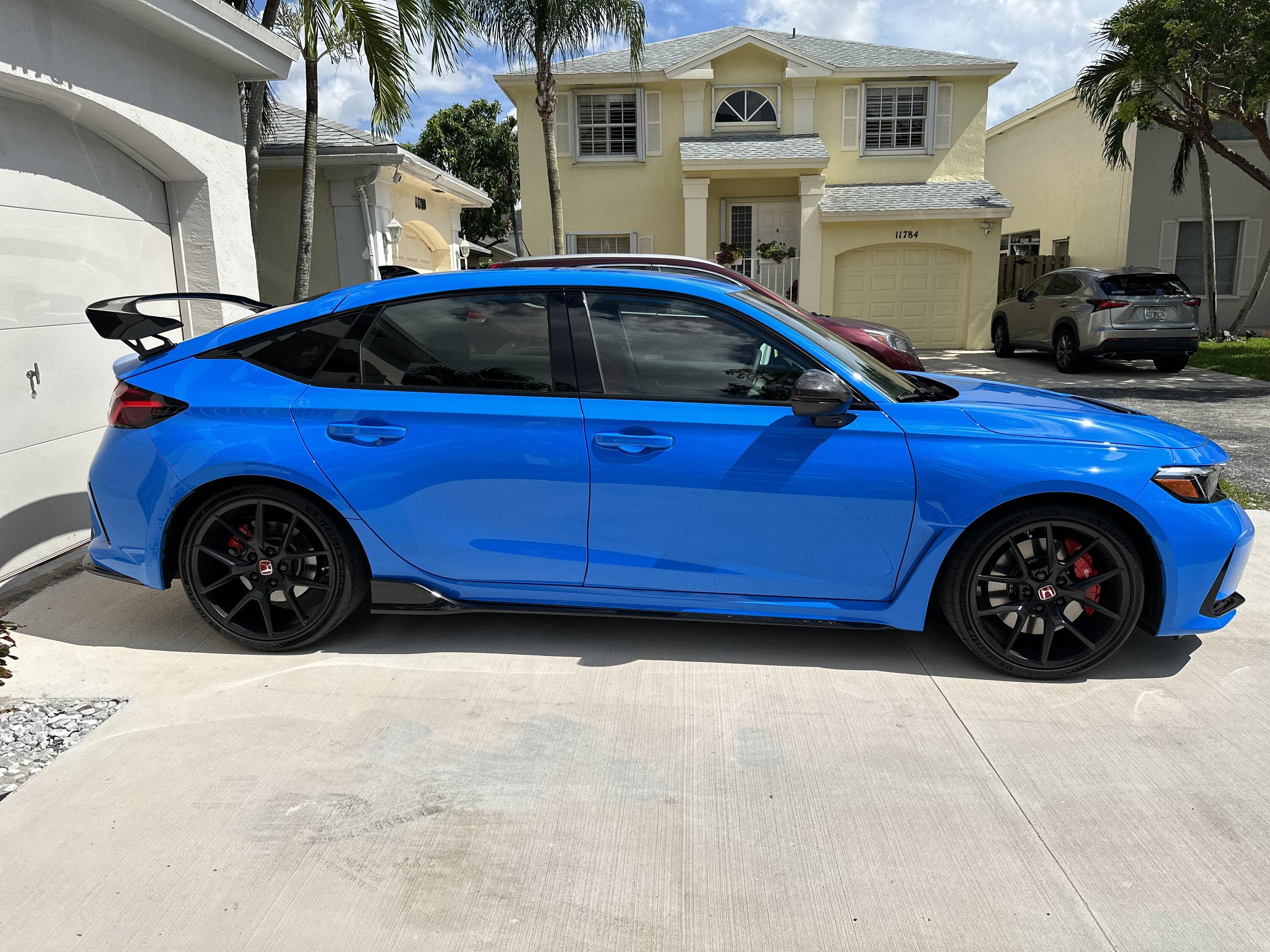 11th Gen Honda Civic Synth Carbon Mirror Covers IMG_3578