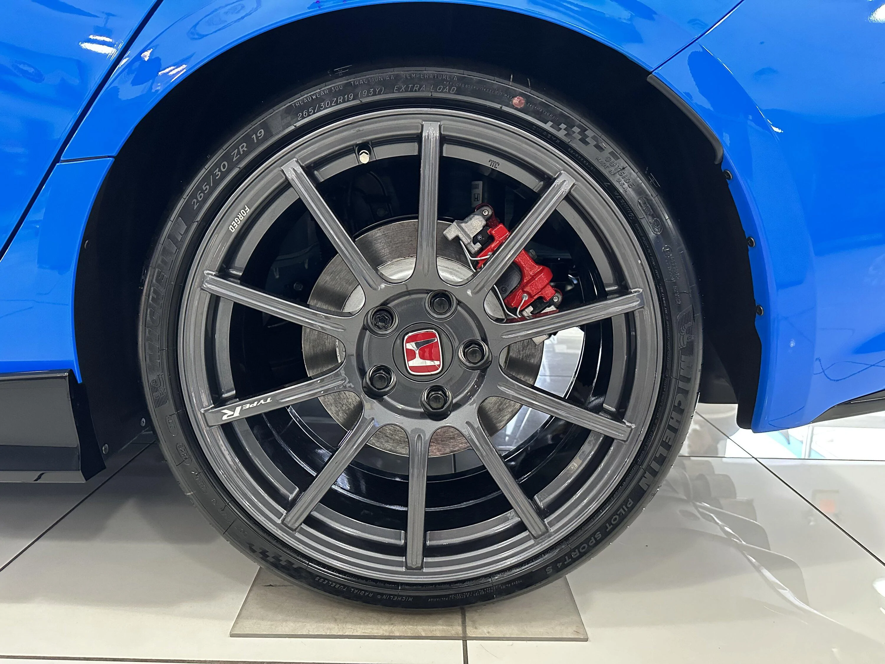 11th Gen Honda Civic Post your FL5 Civic Type R delivery pics! 🙌 📸 IMG_3832