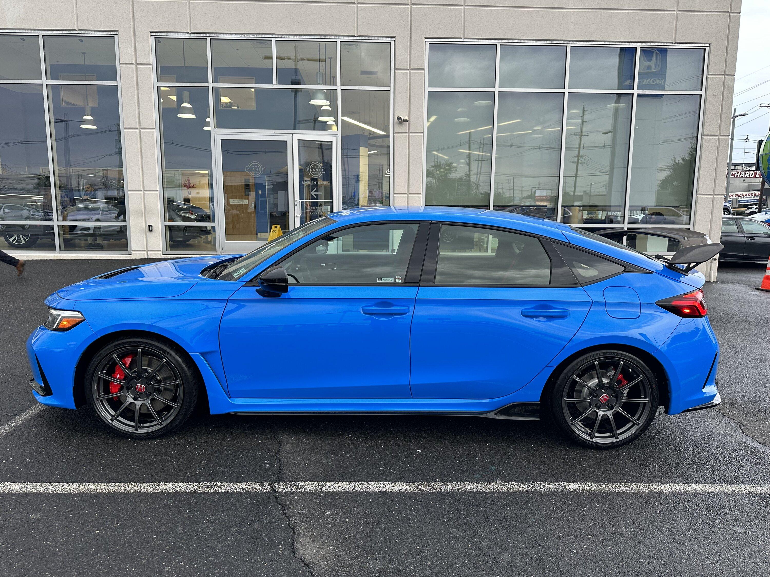 11th Gen Honda Civic Post your FL5 Civic Type R delivery pics! 🙌 📸 IMG_3844