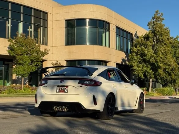 11th Gen Honda Civic Stock exhaust: is there enough space to fit 3 4.5" tips IMG_4567