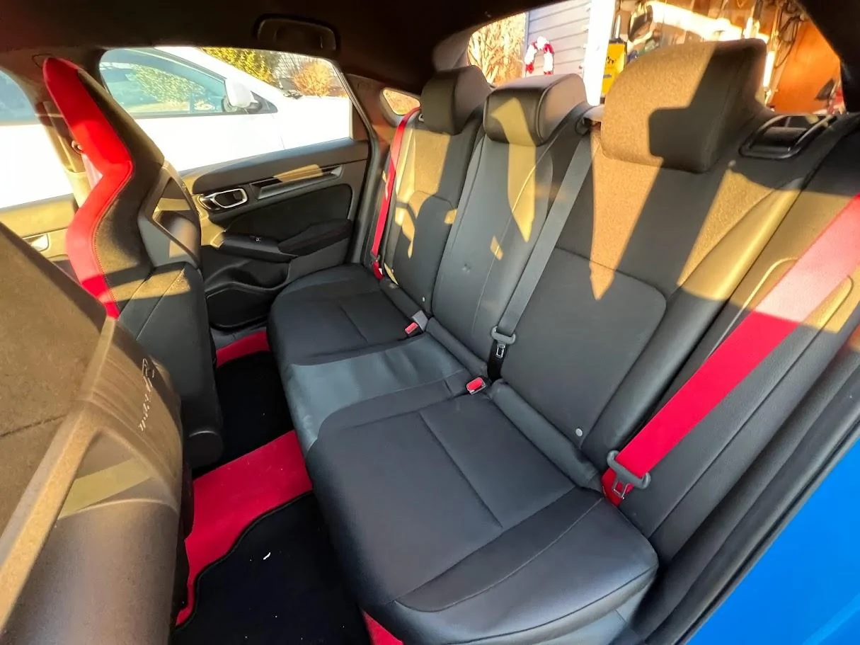 11th Gen Honda Civic Can 3-seat rear bench from Civic hatchback be fitted to FL5? IMG_4590