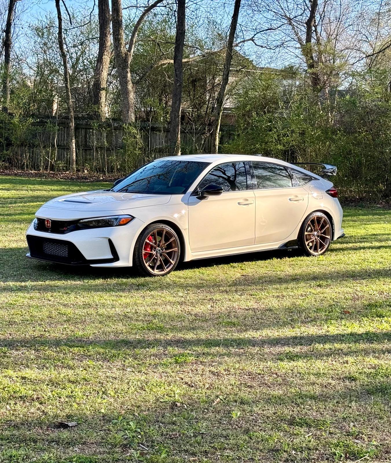 11th Gen Honda Civic Got some decent pics after a good cleaning with my Bronze ITS wheels IMG_4711