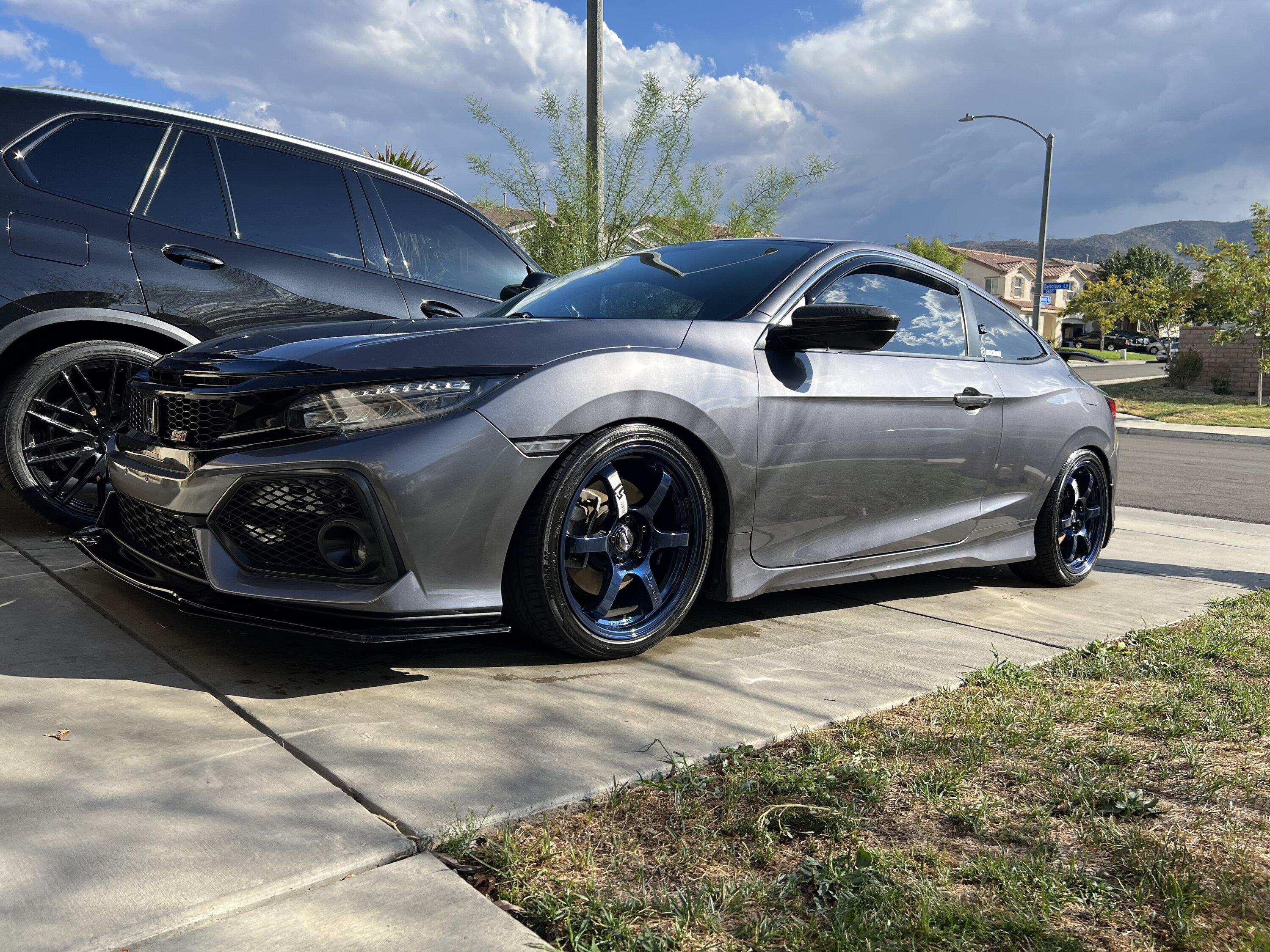 11th Gen Honda Civic FS: Rays gram lights 57DR 18x8.5 +37 5x114.3 mag blue IMG_4805