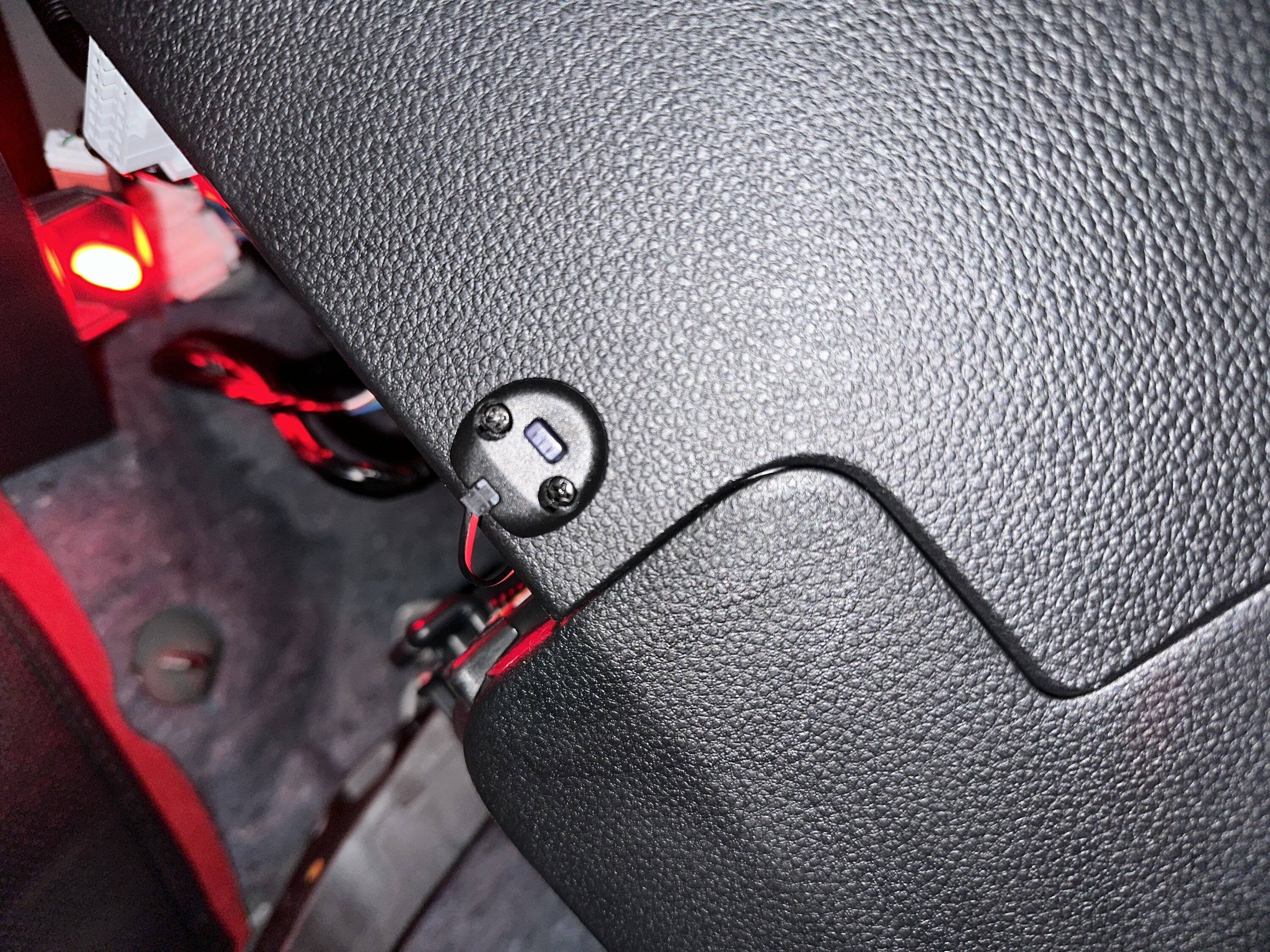 11th Gen Honda Civic Dealer installed button (what is it?) IMG_4868