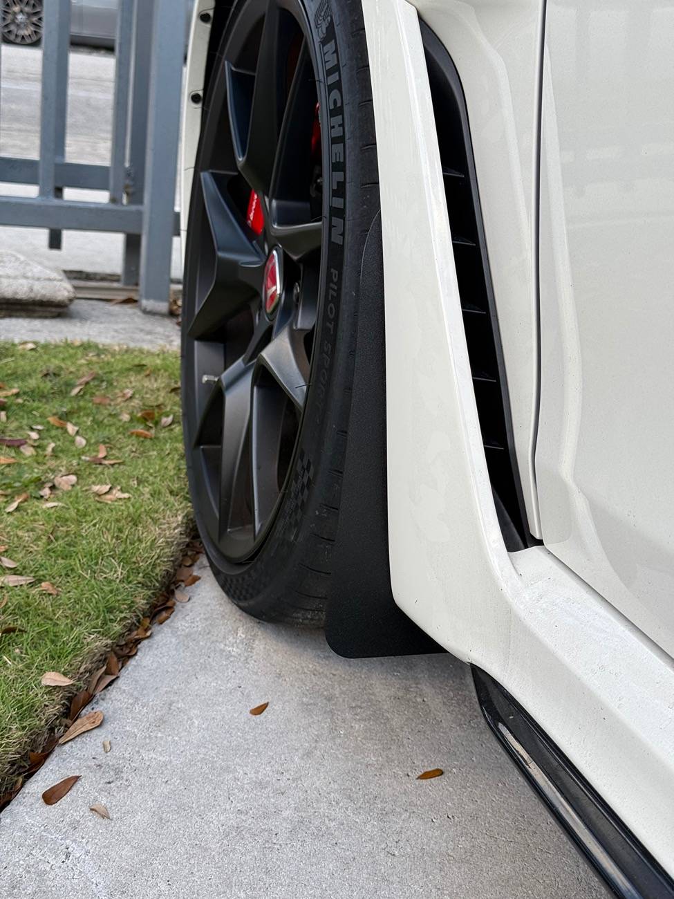 11th Gen Honda Civic FX3D rock guards IMG_4918