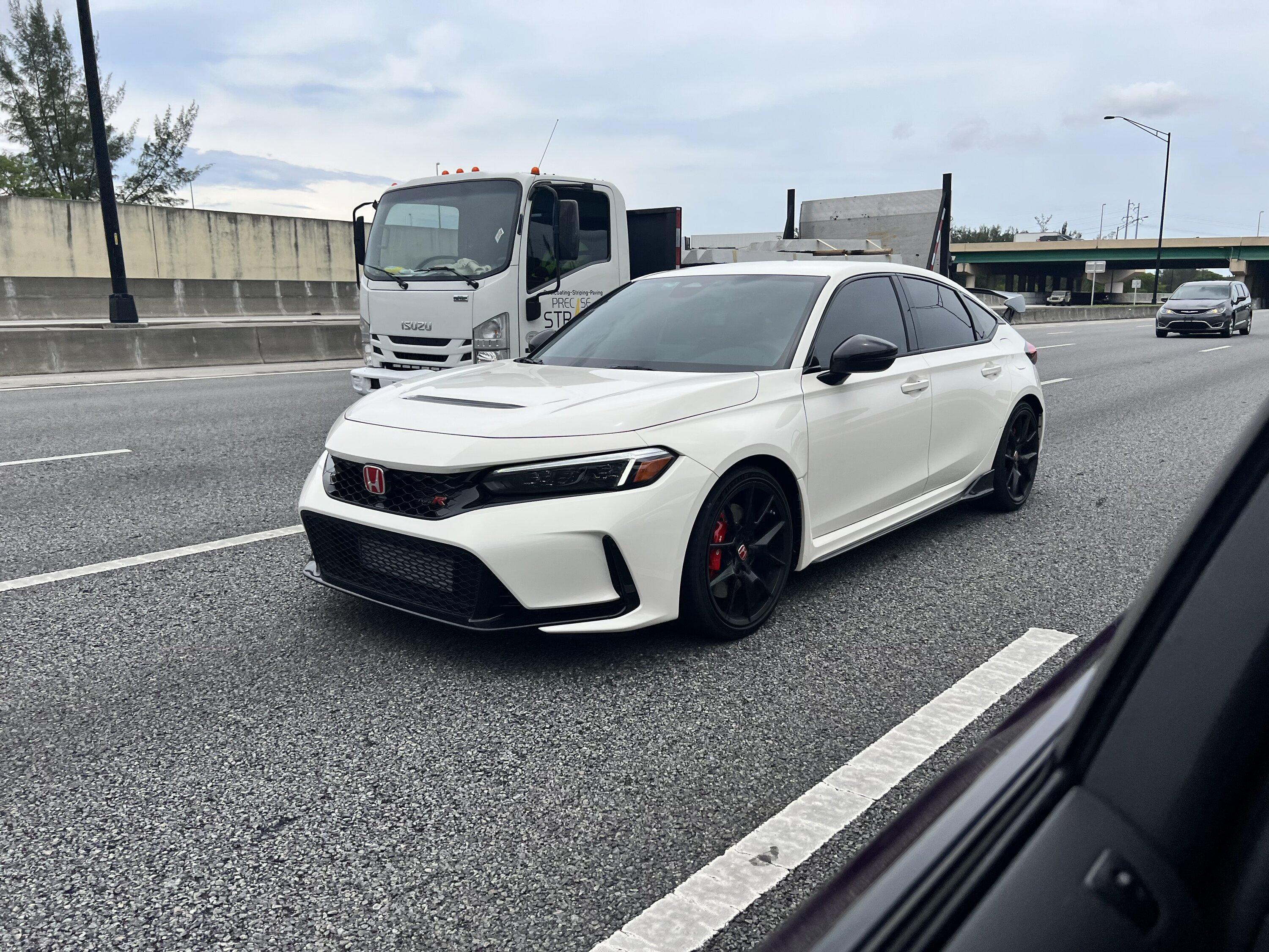 11th Gen Honda Civic Official CHAMPIONSHIP WHITE FL5 Type R Photos Thread IMG_5042