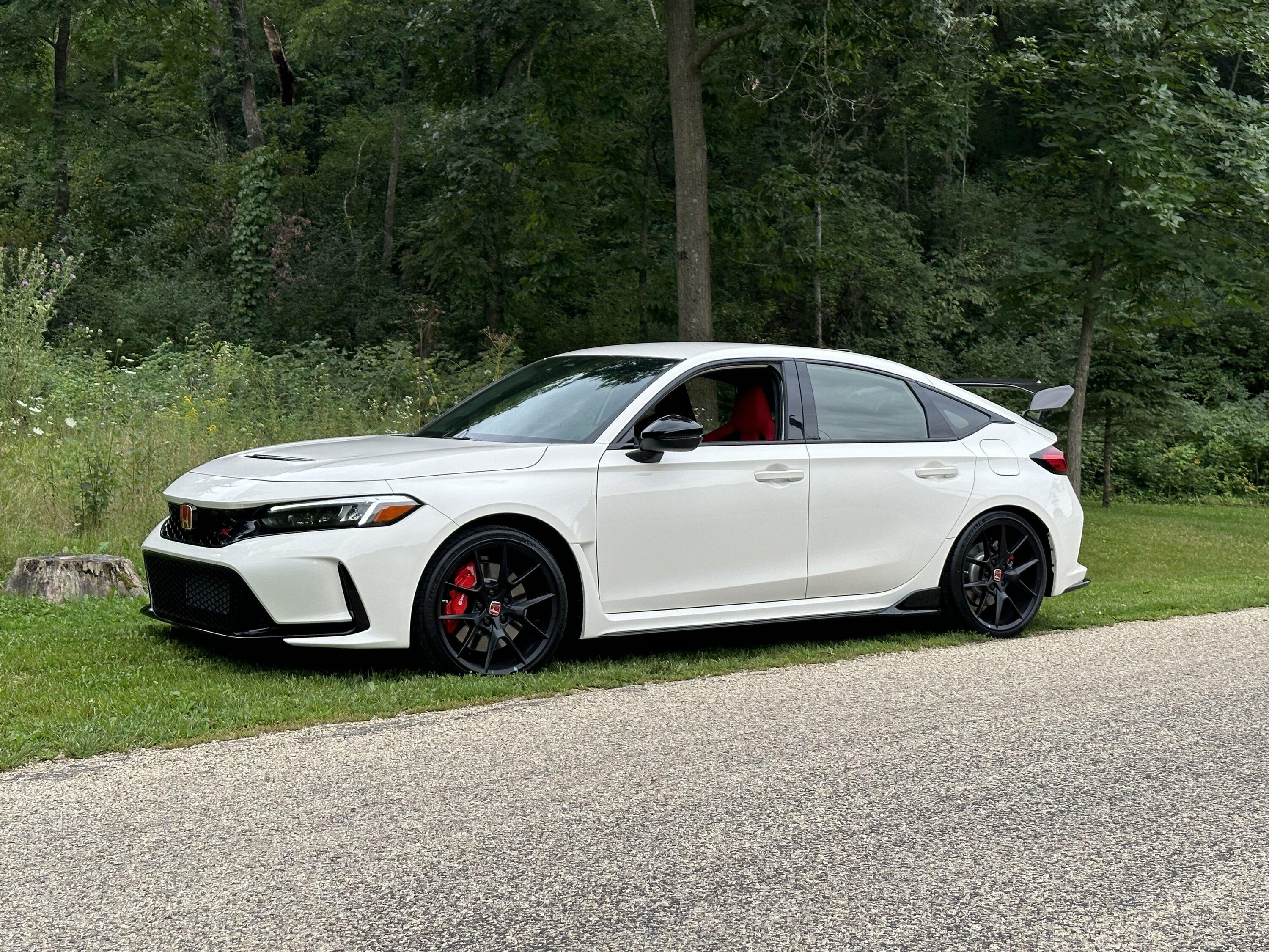 11th Gen Honda Civic Post your FL5 Civic Type R delivery pics! 🙌 📸 IMG_5950