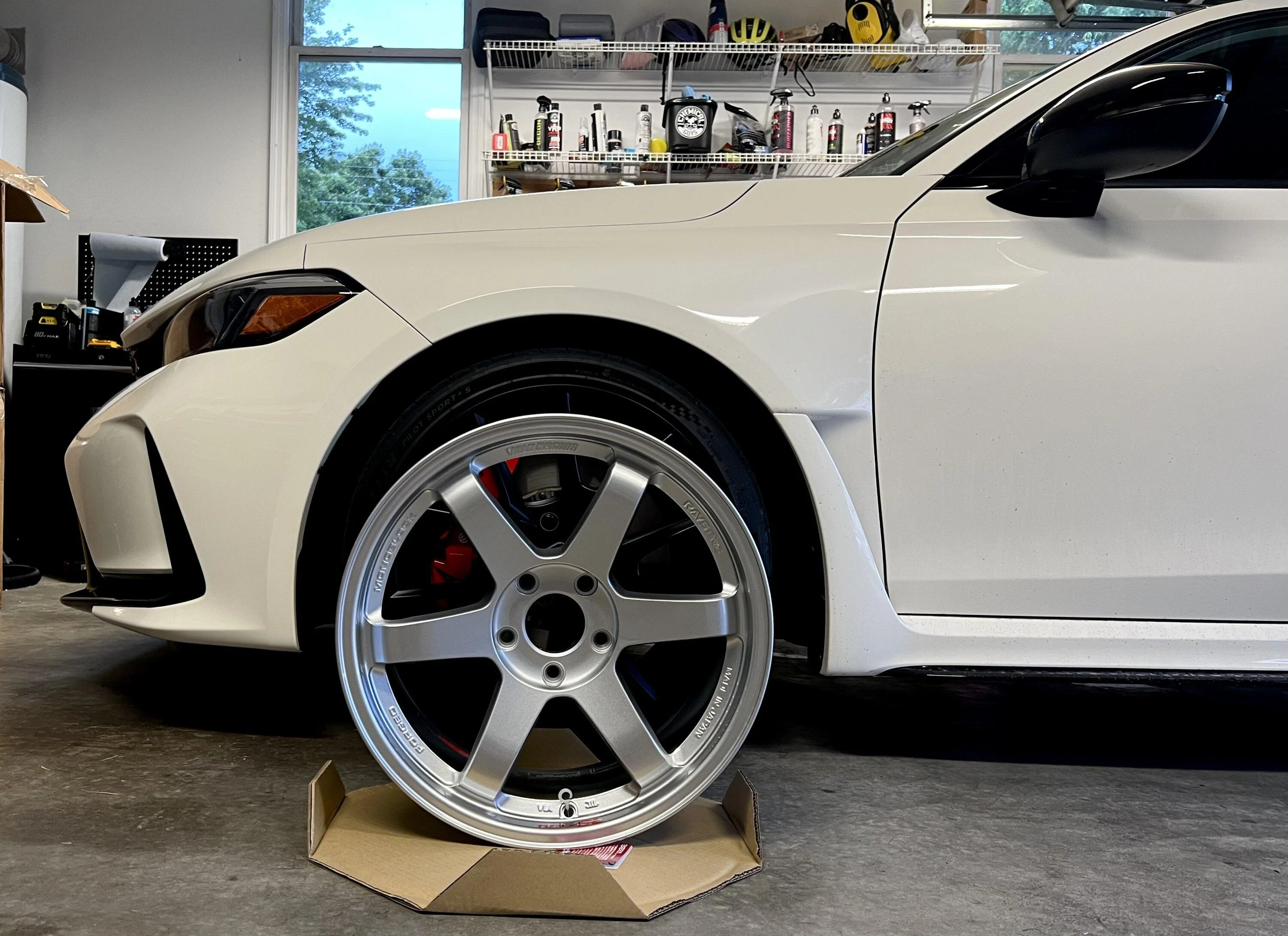 11th Gen Honda Civic Volk TE37SL 18x9.5 +45 (New in box) IMG_6008