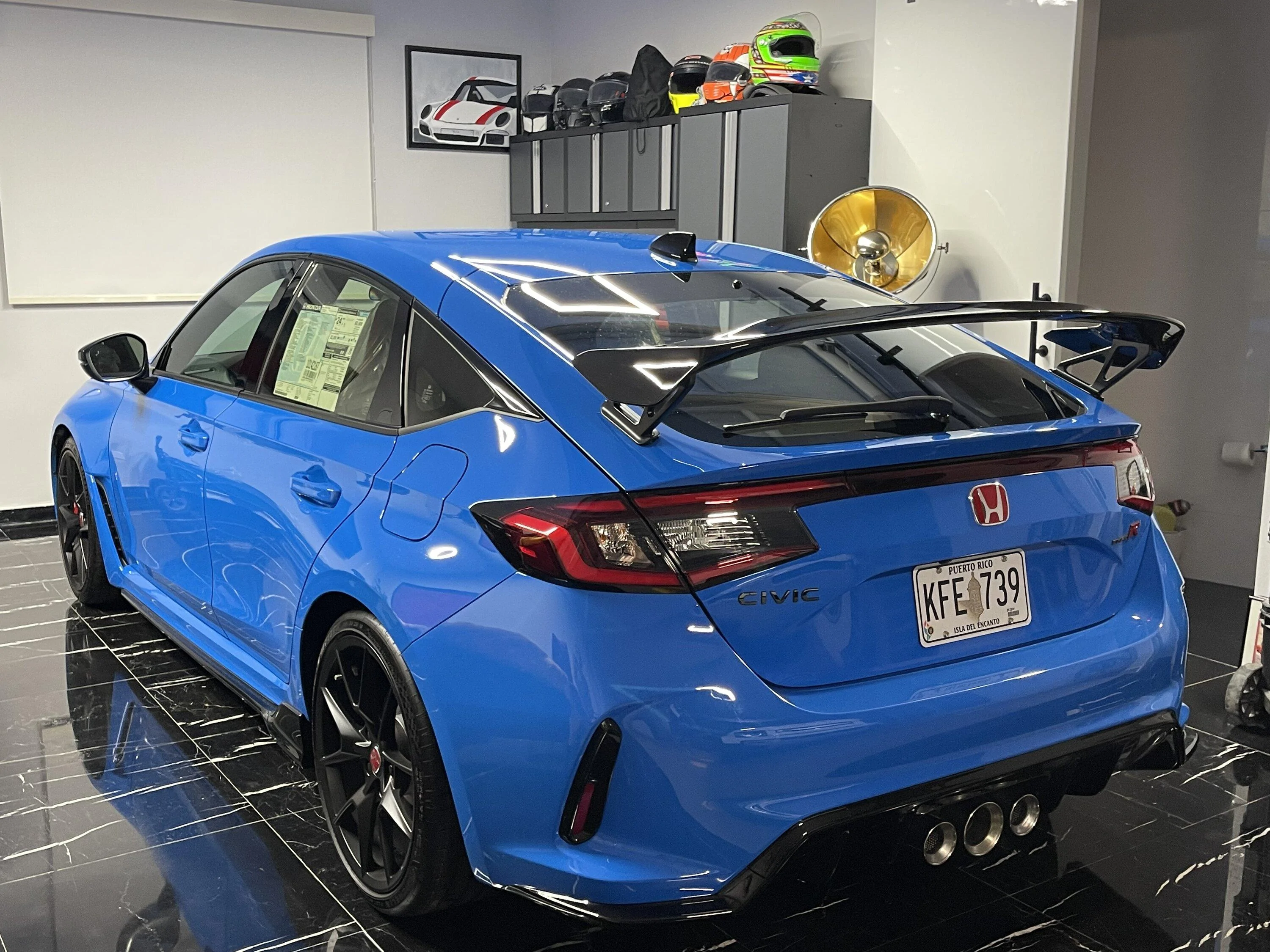 11th Gen Honda Civic Post your FL5 Civic Type R delivery pics! 🙌 📸 IMG_6189