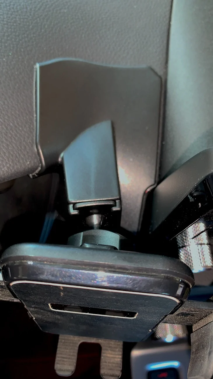 11th Gen Honda Civic RAM Mount Cellphone Install IMG_6372