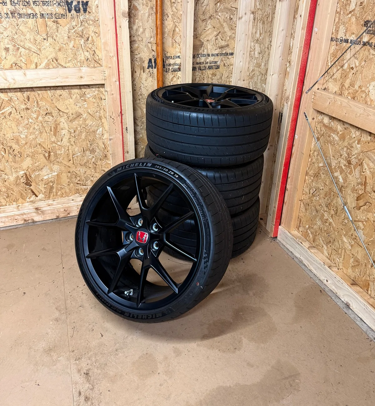 11th Gen Honda Civic OEM FL5 Type R Wheels and Tires (ESSENTIALLY NEW) - $2000 IMG_7516