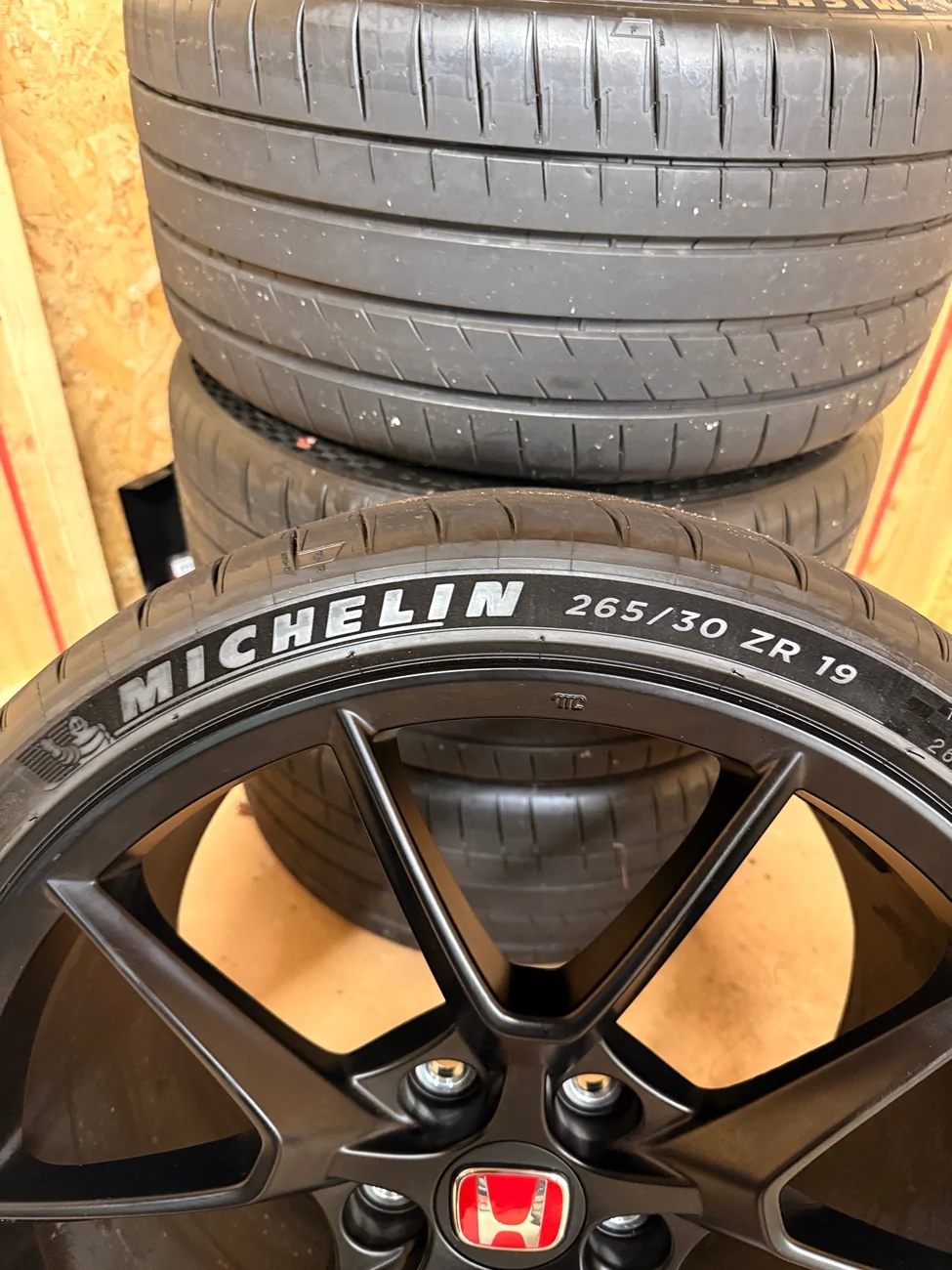 11th Gen Honda Civic OEM FL5 Type R Wheels and Tires (ESSENTIALLY NEW) - $2000 IMG_7520