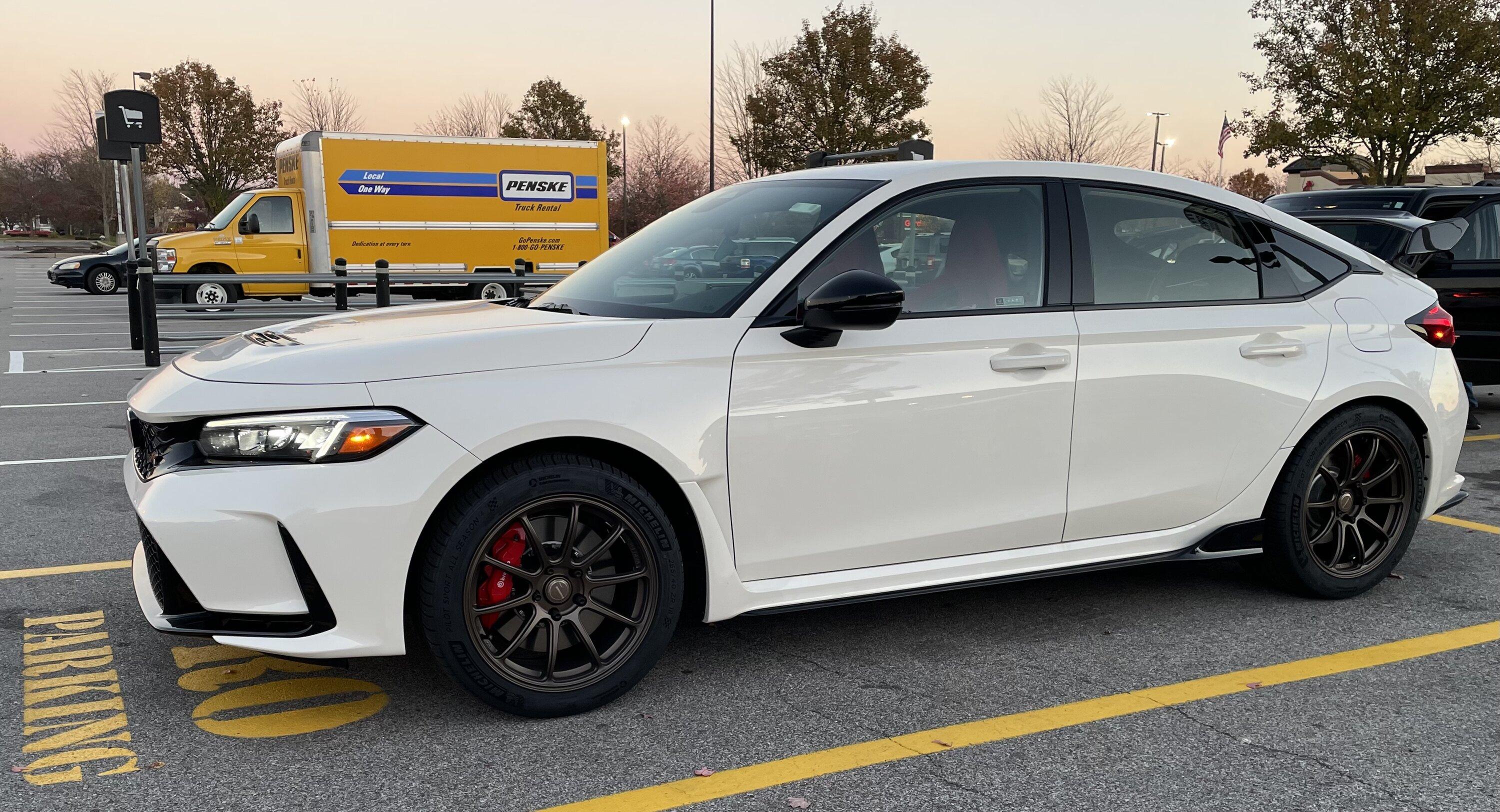 11th Gen Honda Civic Front VS Rear Wheel Gap FL5 IMG_7849