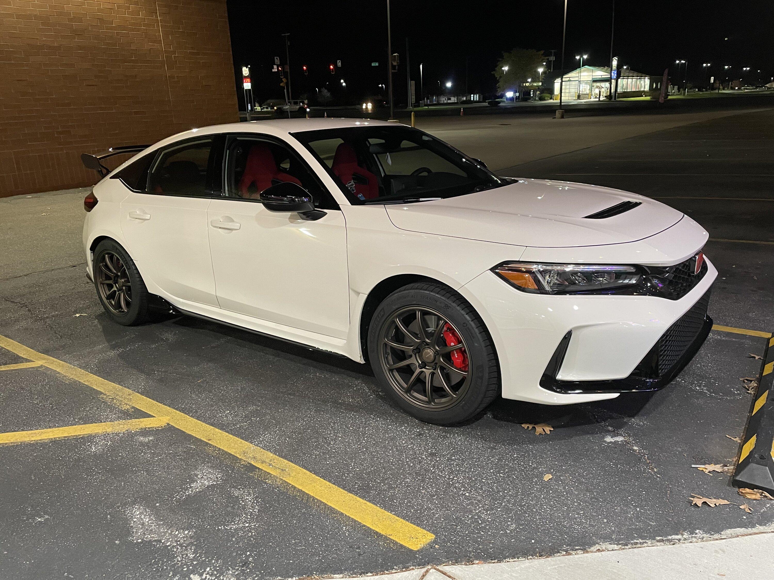 11th Gen Honda Civic Front VS Rear Wheel Gap FL5 IMG_7851